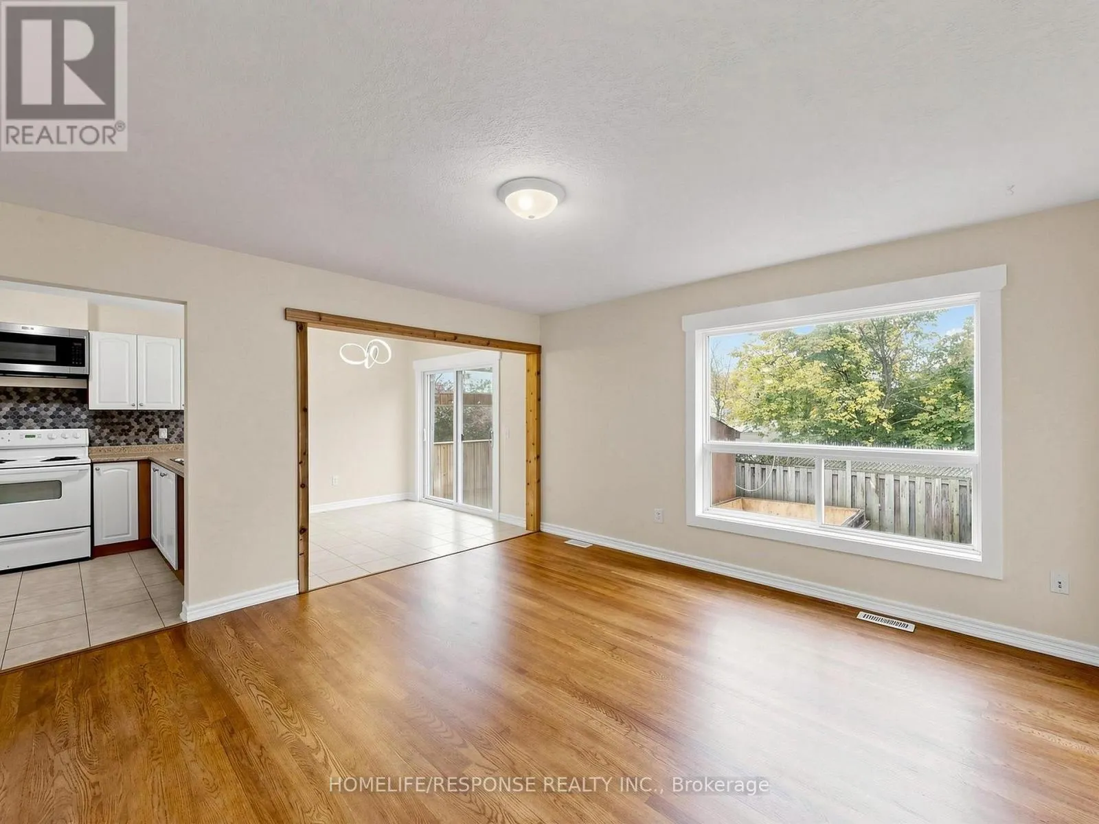 32 - 800 WEST RIDGE BOULEVARD