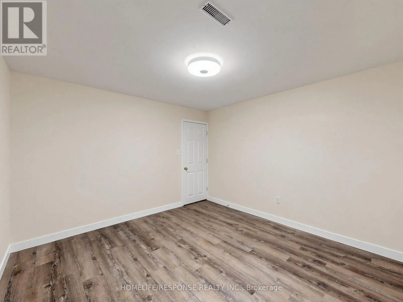 32 - 800 WEST RIDGE BOULEVARD