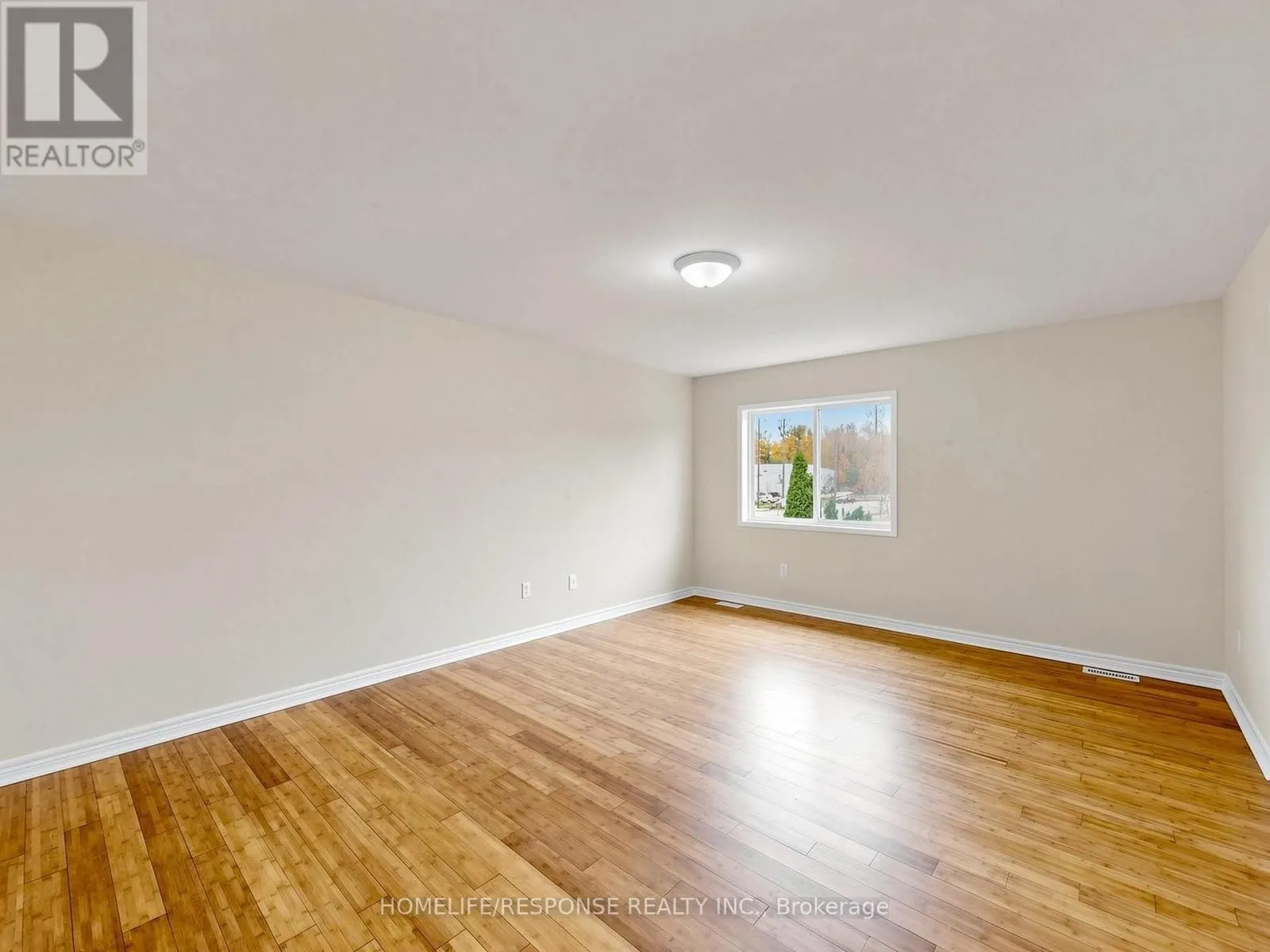 32 - 800 WEST RIDGE BOULEVARD