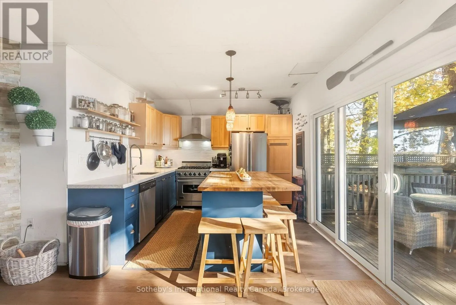 3211 CRESCENT BAY ROAD