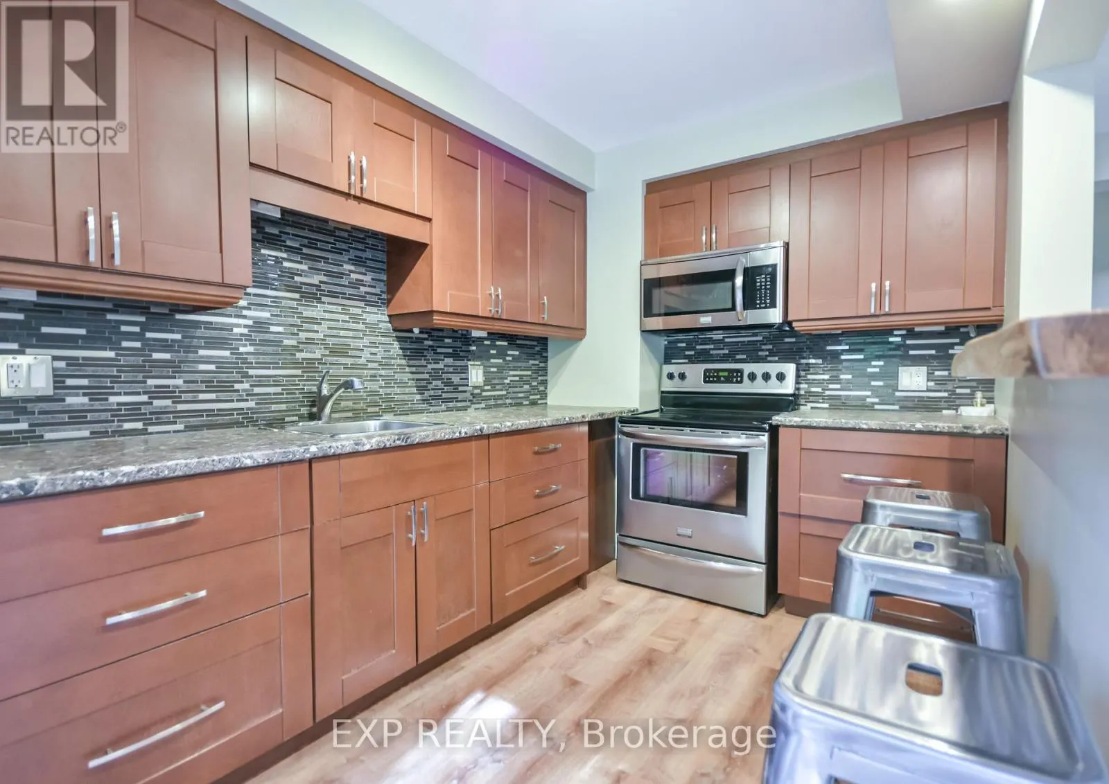 14 - 492 LACLIE STREET