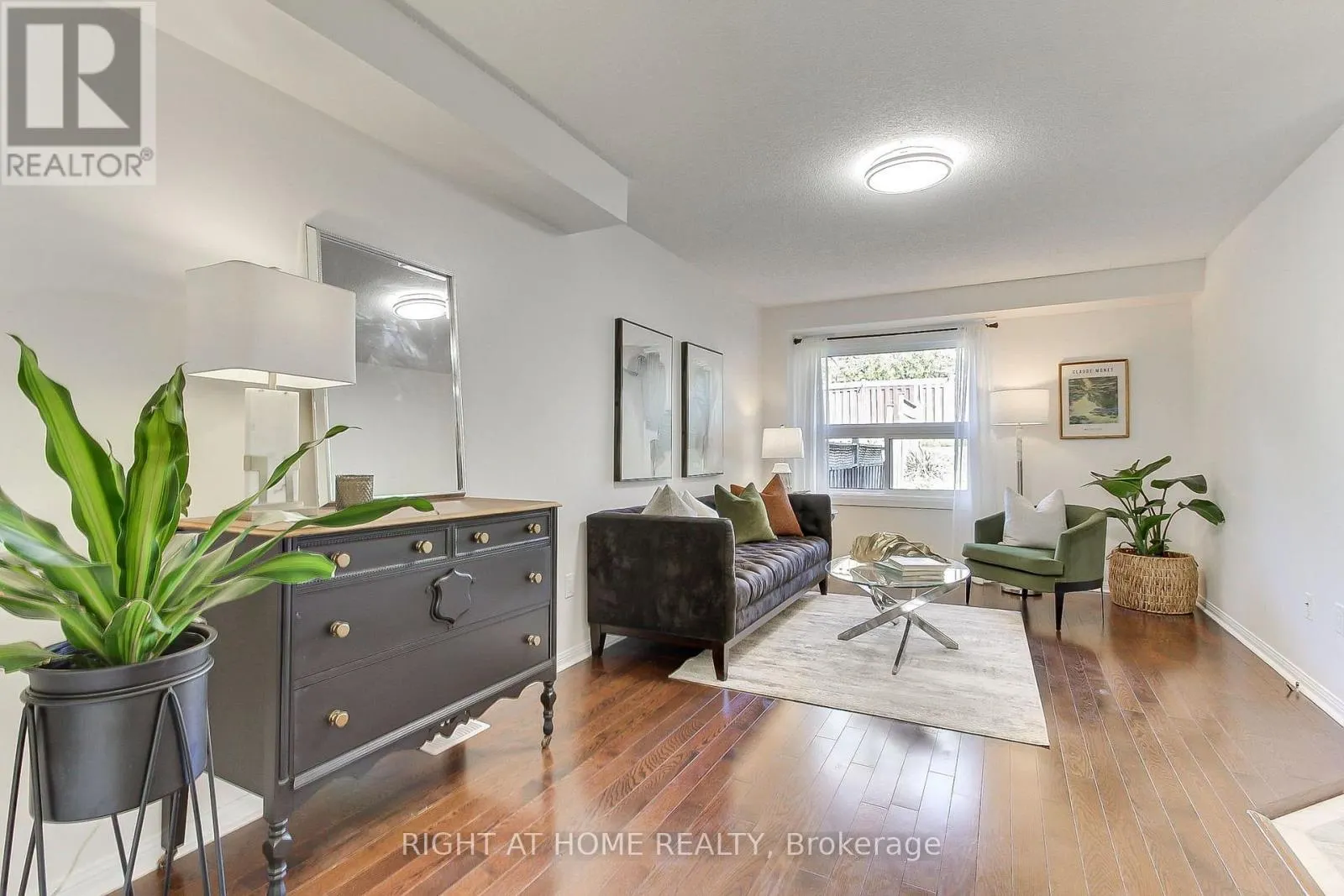 371 FERNDALE DRIVE