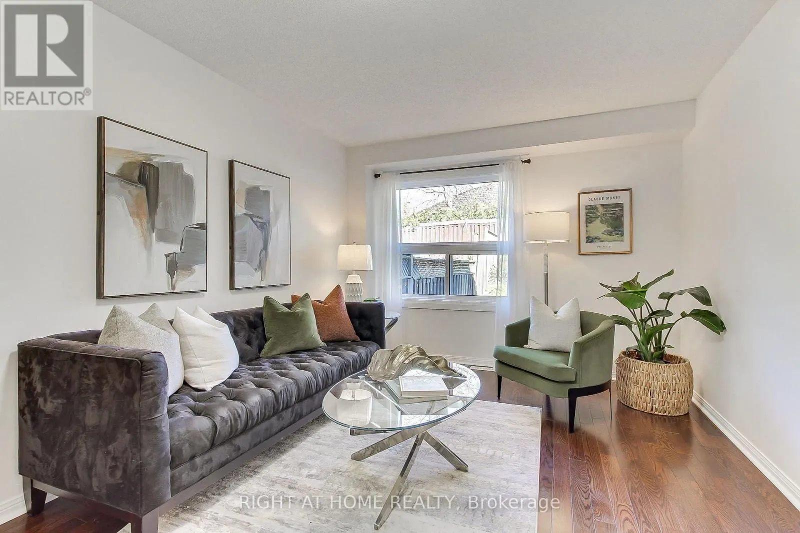 371 FERNDALE DRIVE