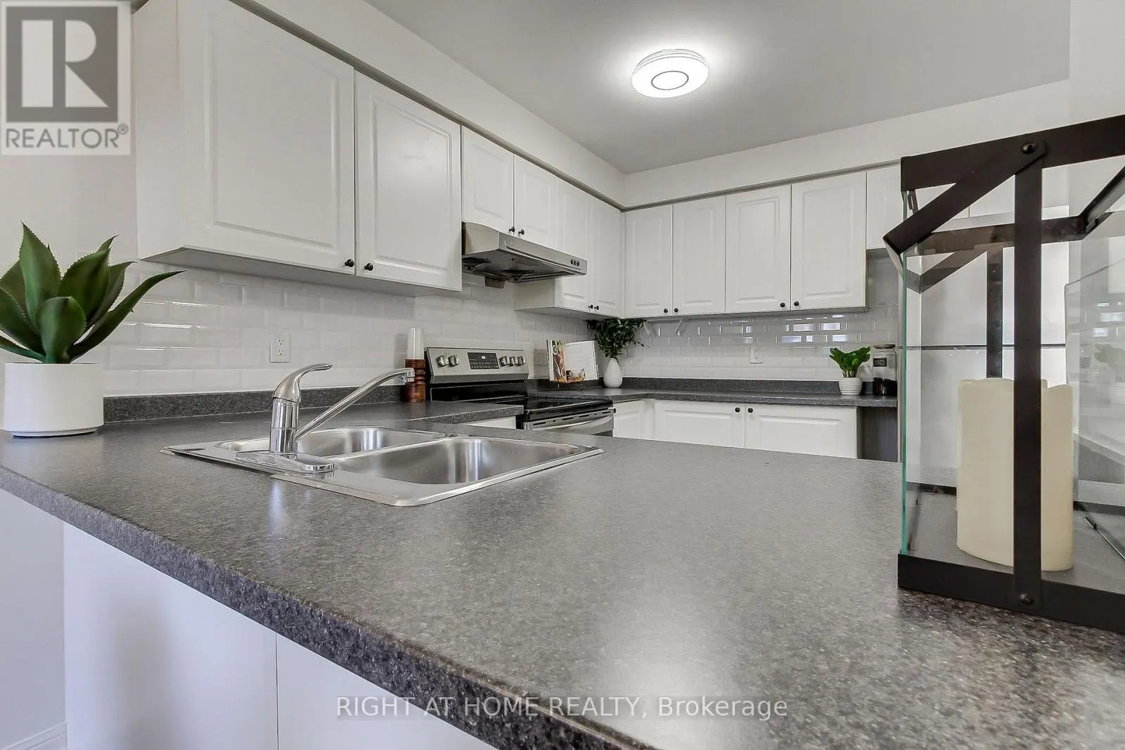371 FERNDALE DRIVE