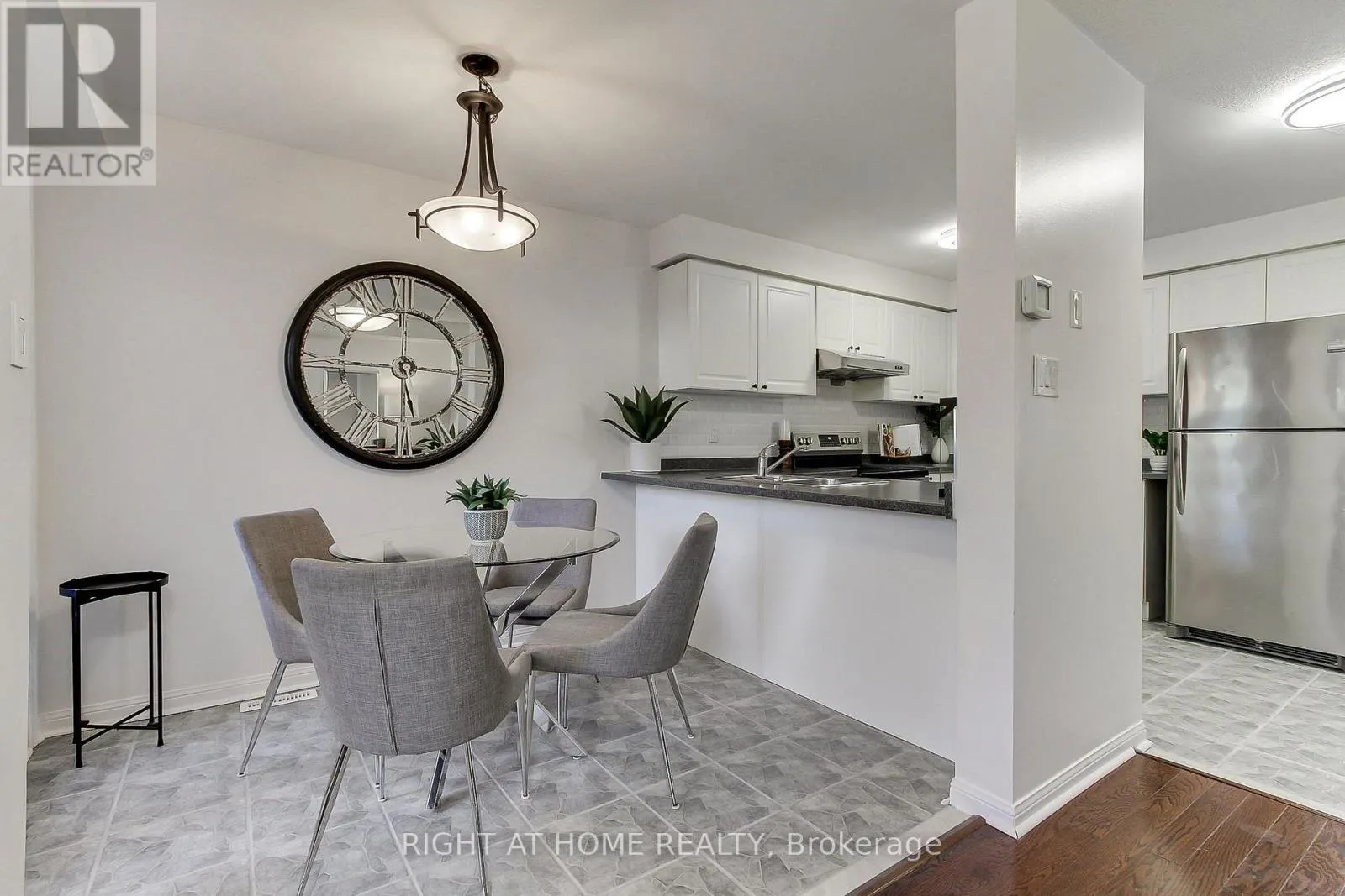 371 FERNDALE DRIVE