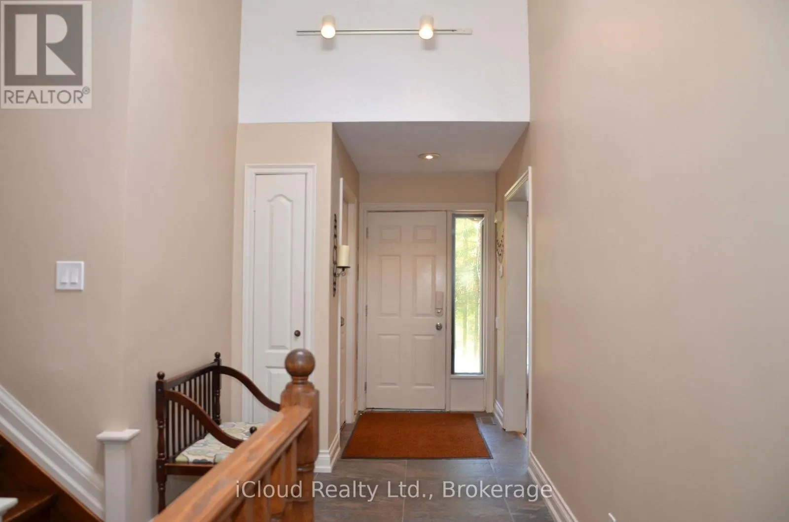 24 MONTCALM CRESCENT