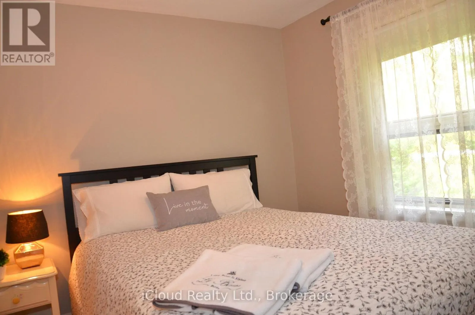 24 MONTCALM CRESCENT