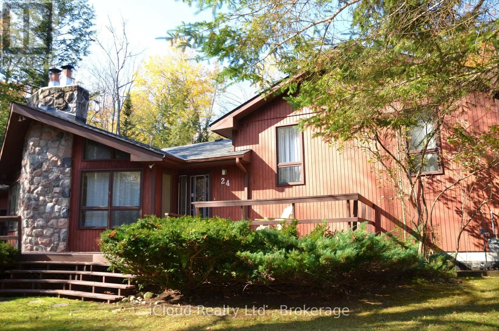 24 MONTCALM CRESCENT