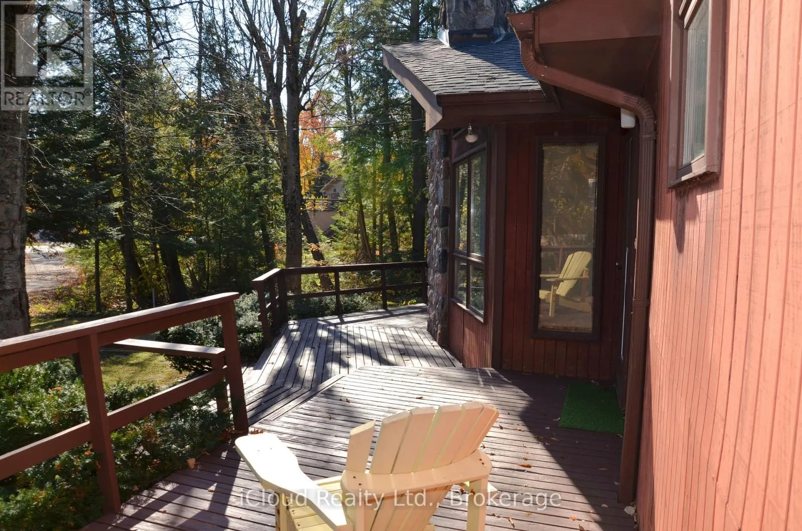 24 MONTCALM CRESCENT