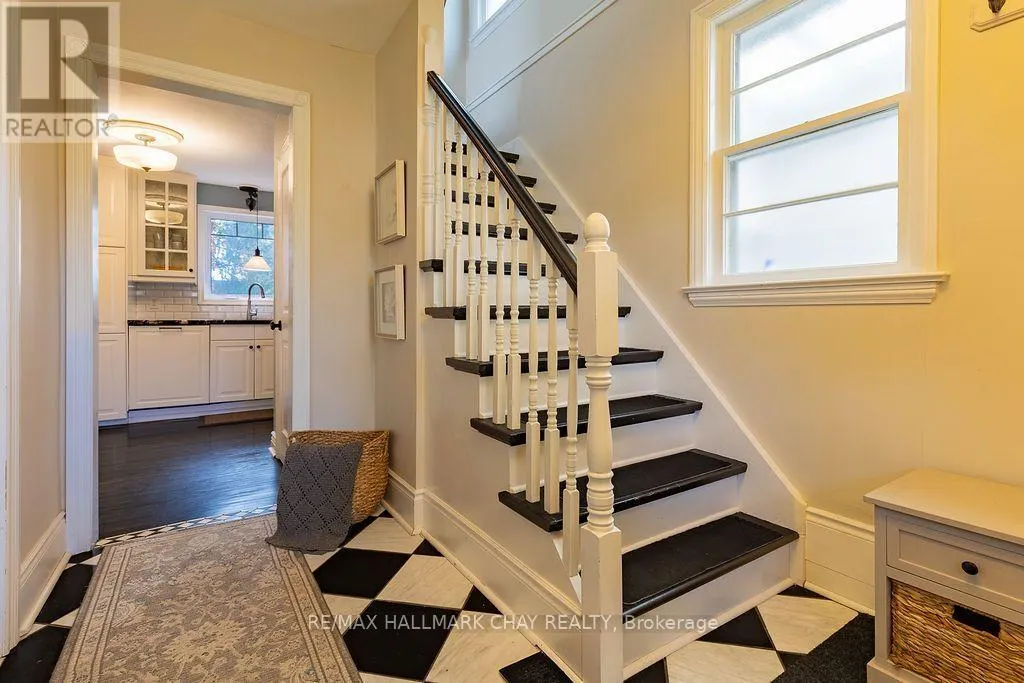 63 NAPIER STREET