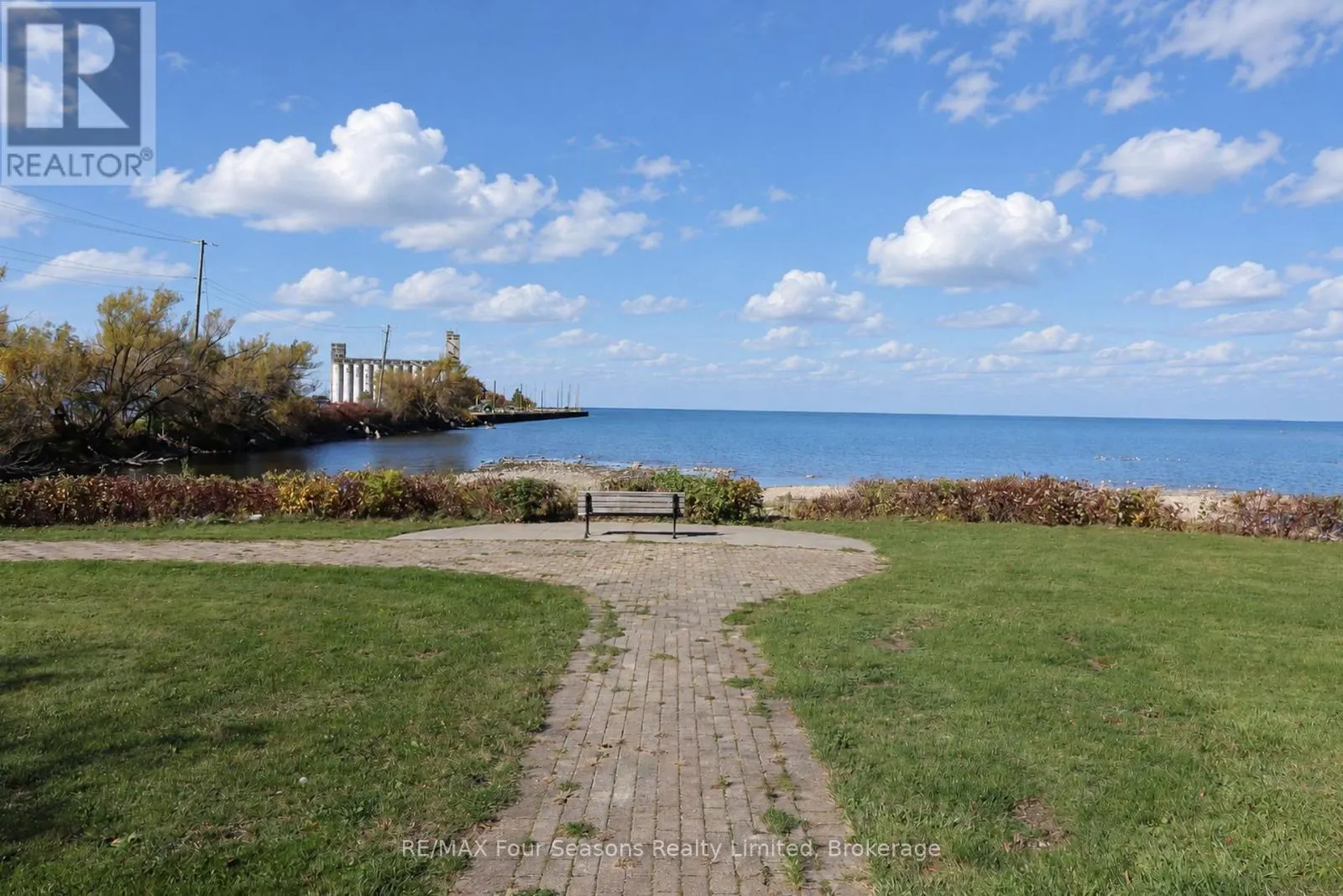 8 - 15 WATERSIDE LANE #8