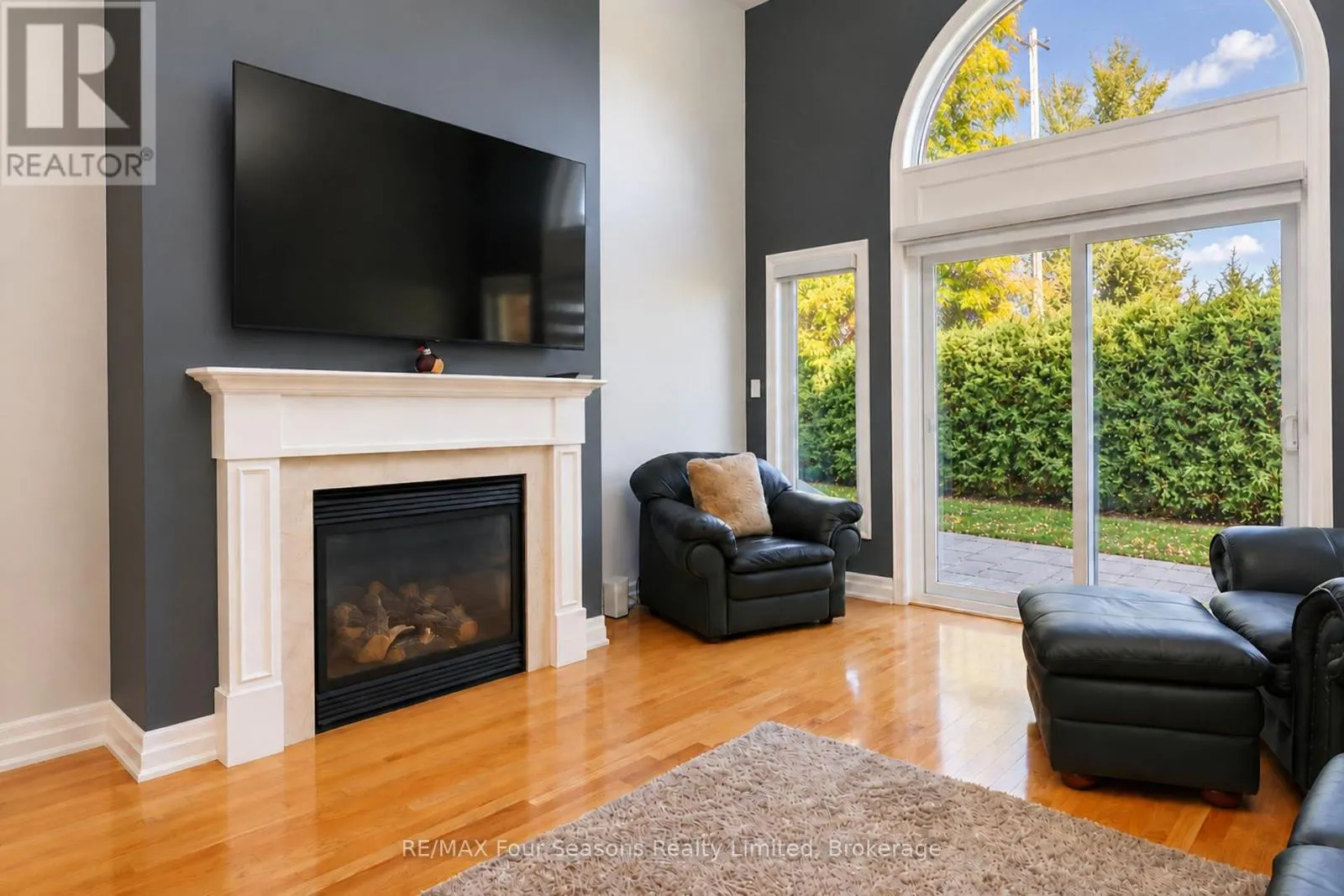 8 - 15 WATERSIDE LANE #8