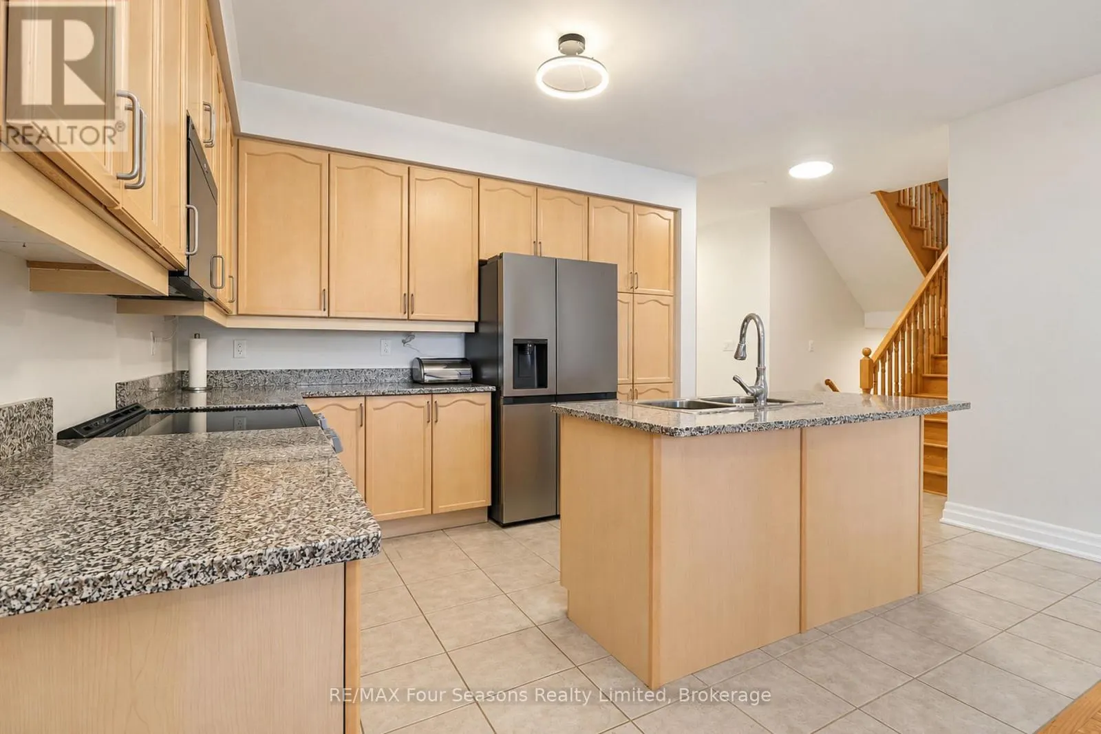 8 - 15 WATERSIDE LANE #8