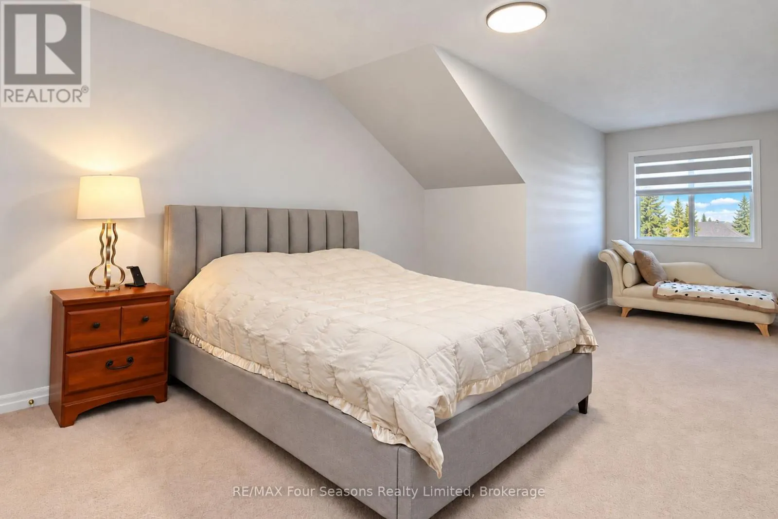 8 - 15 WATERSIDE LANE #8