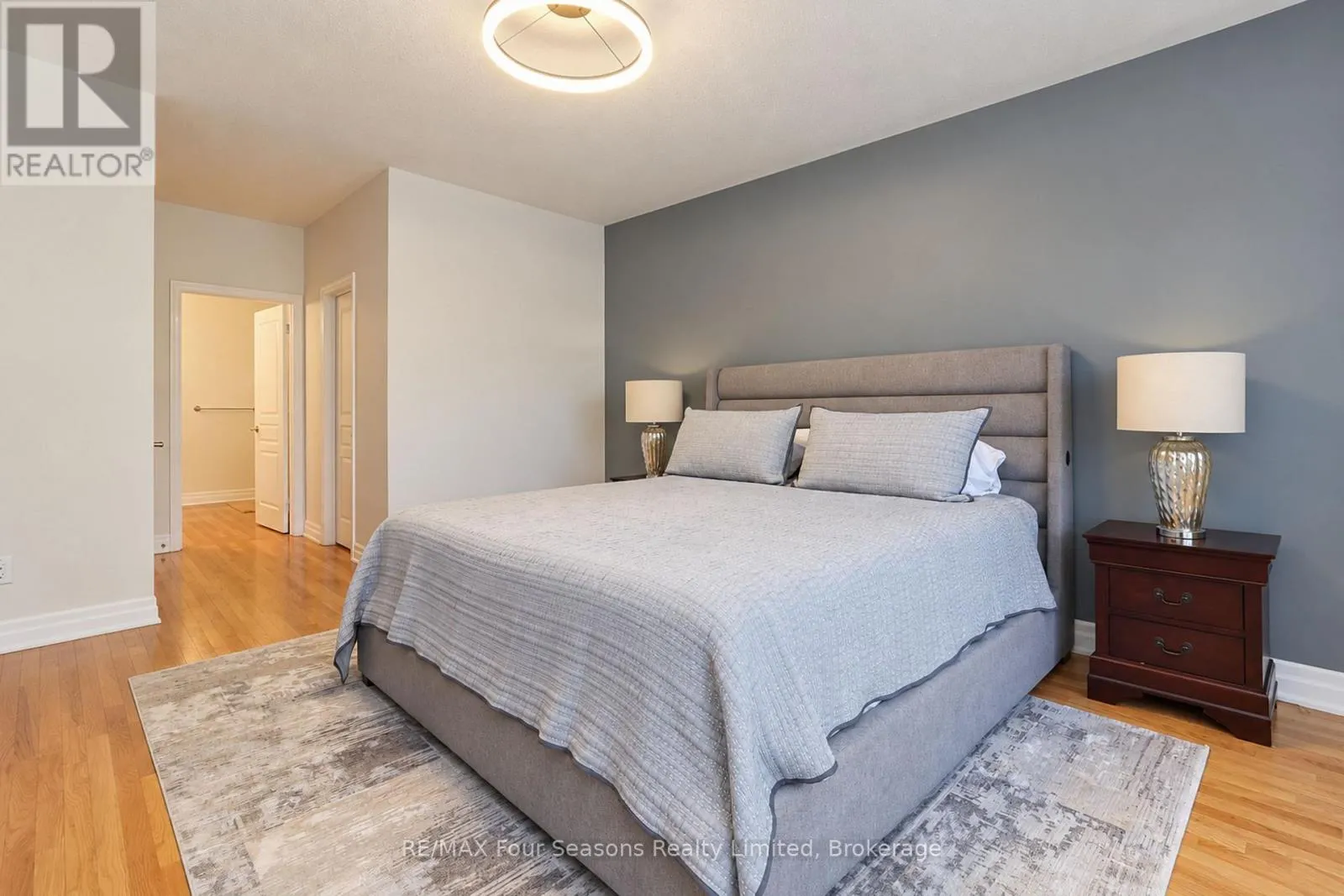 8 - 15 WATERSIDE LANE #8