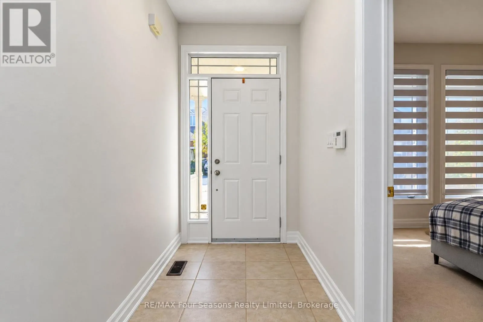 8 - 15 WATERSIDE LANE #8