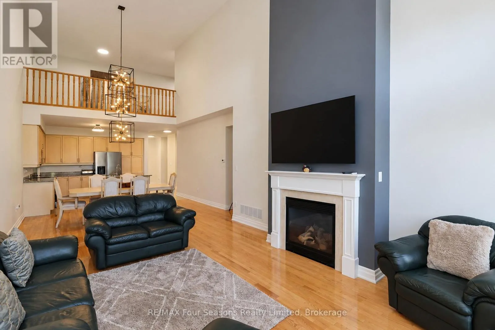 8 - 15 WATERSIDE LANE #8