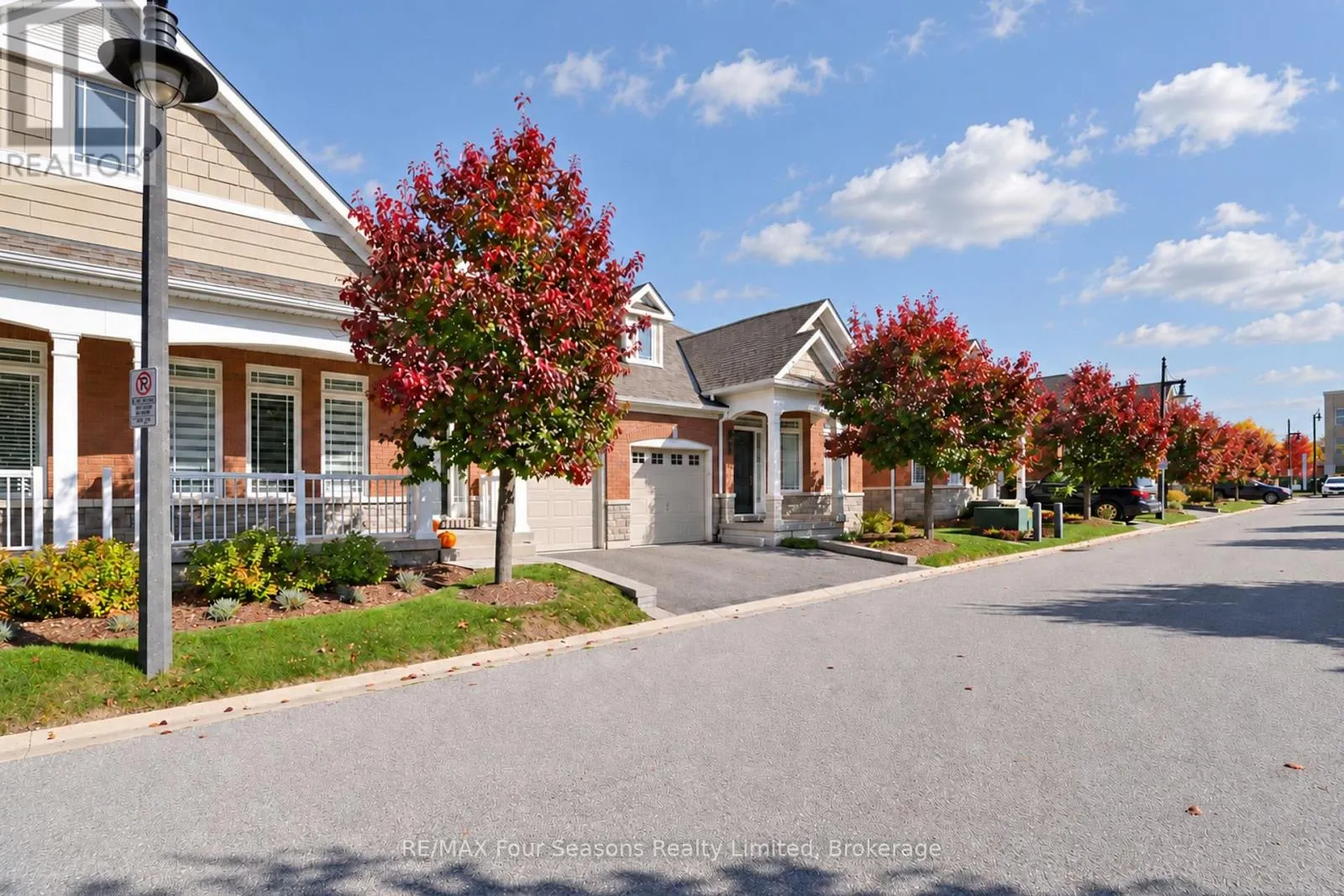 8 - 15 WATERSIDE LANE #8