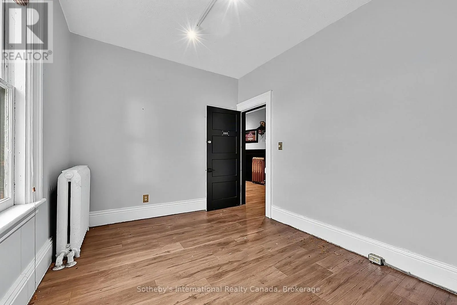 203 - 637 HURONTARIO STREET #203