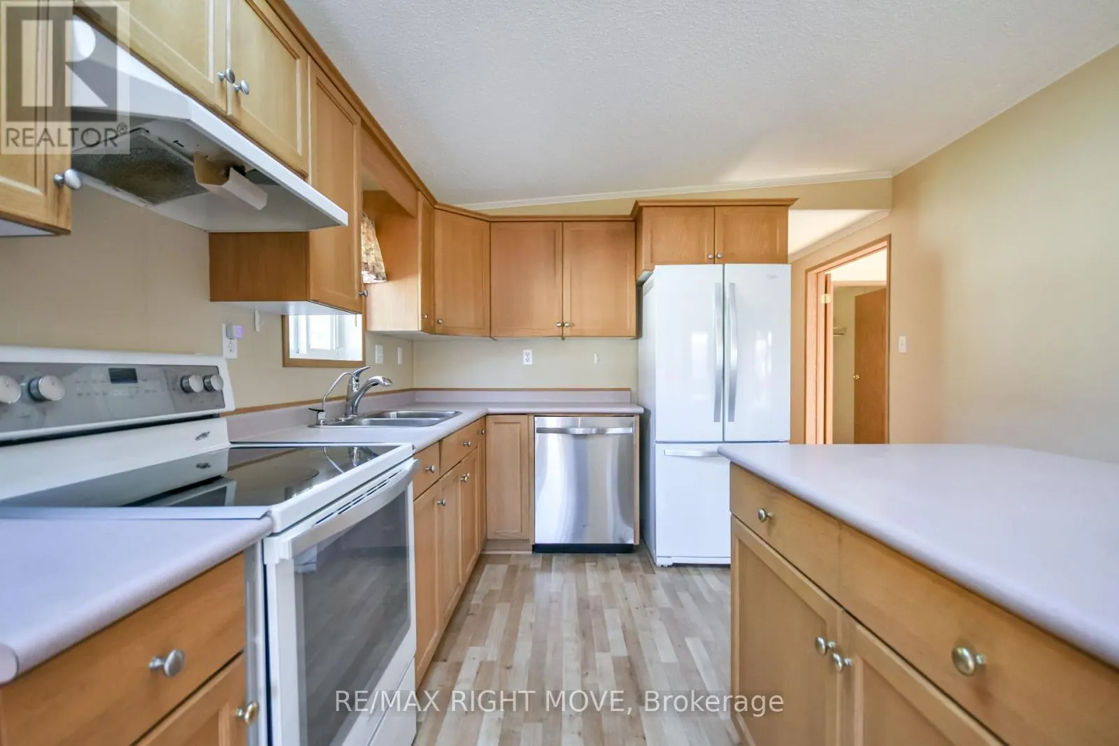4105 WESLEY STREET