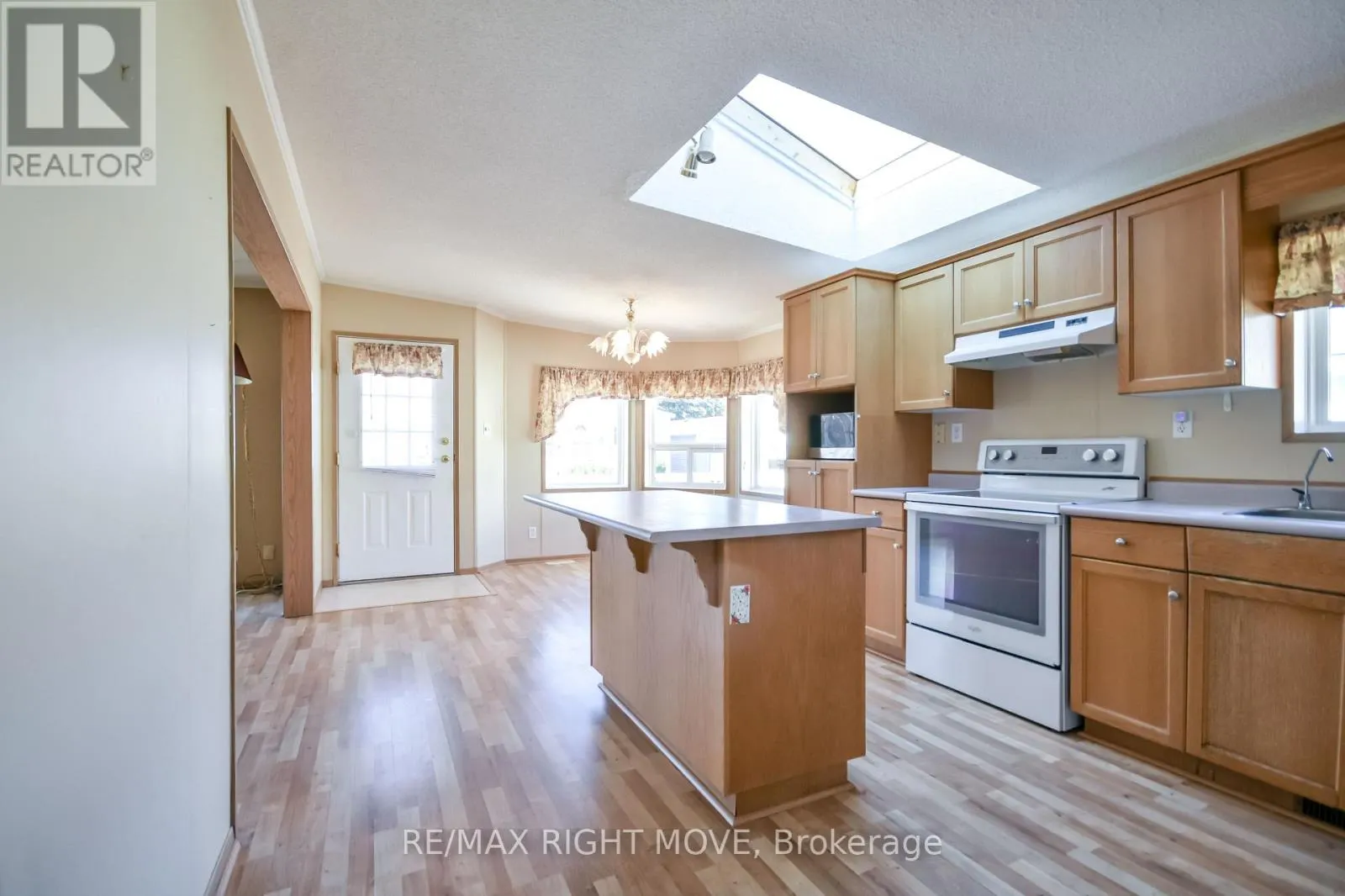 4105 WESLEY STREET