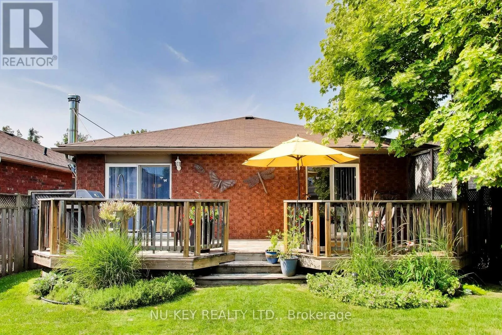 9 MONIQUE CRESCENT