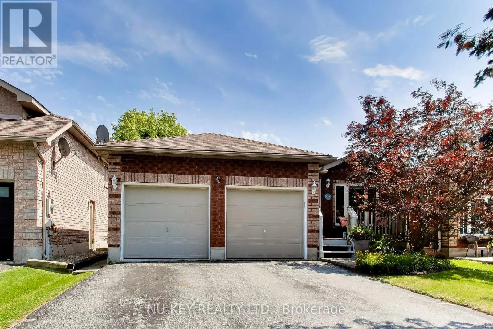 9 MONIQUE CRESCENT