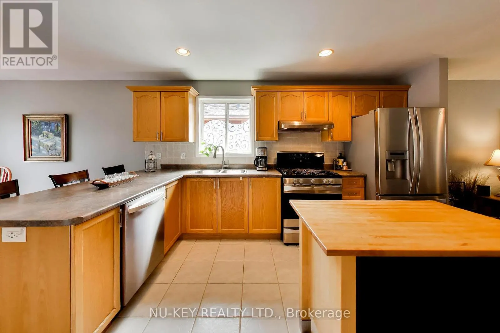 9 MONIQUE CRESCENT