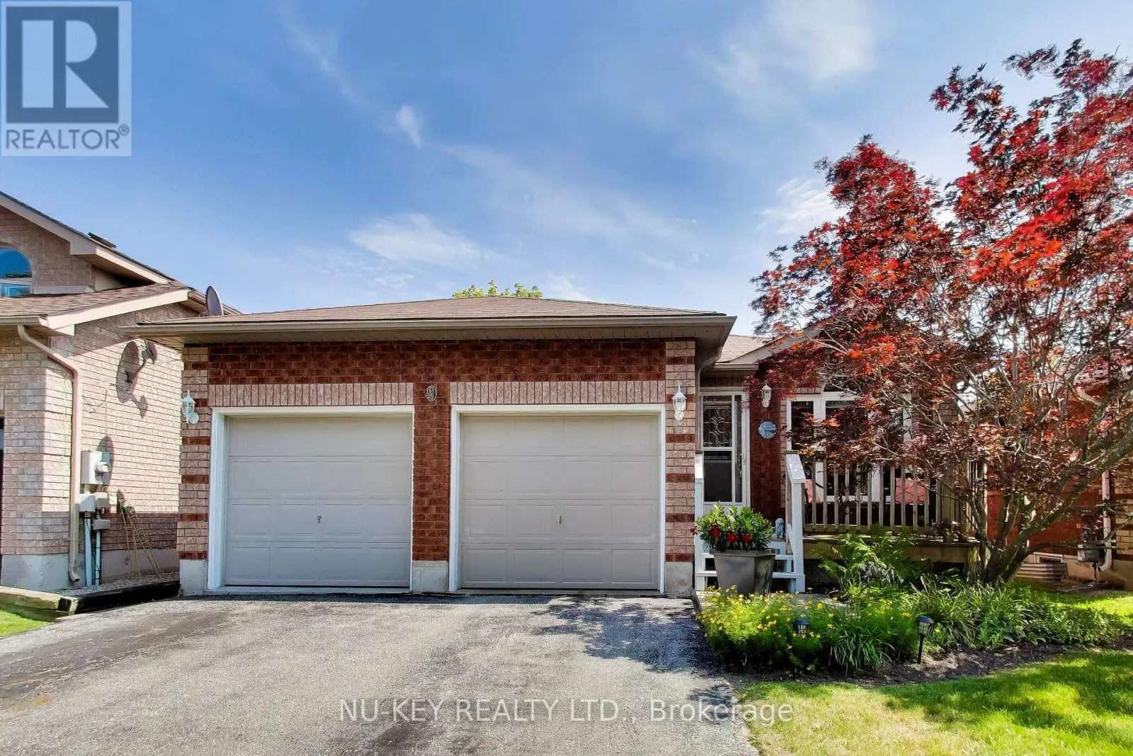 9 MONIQUE CRESCENT