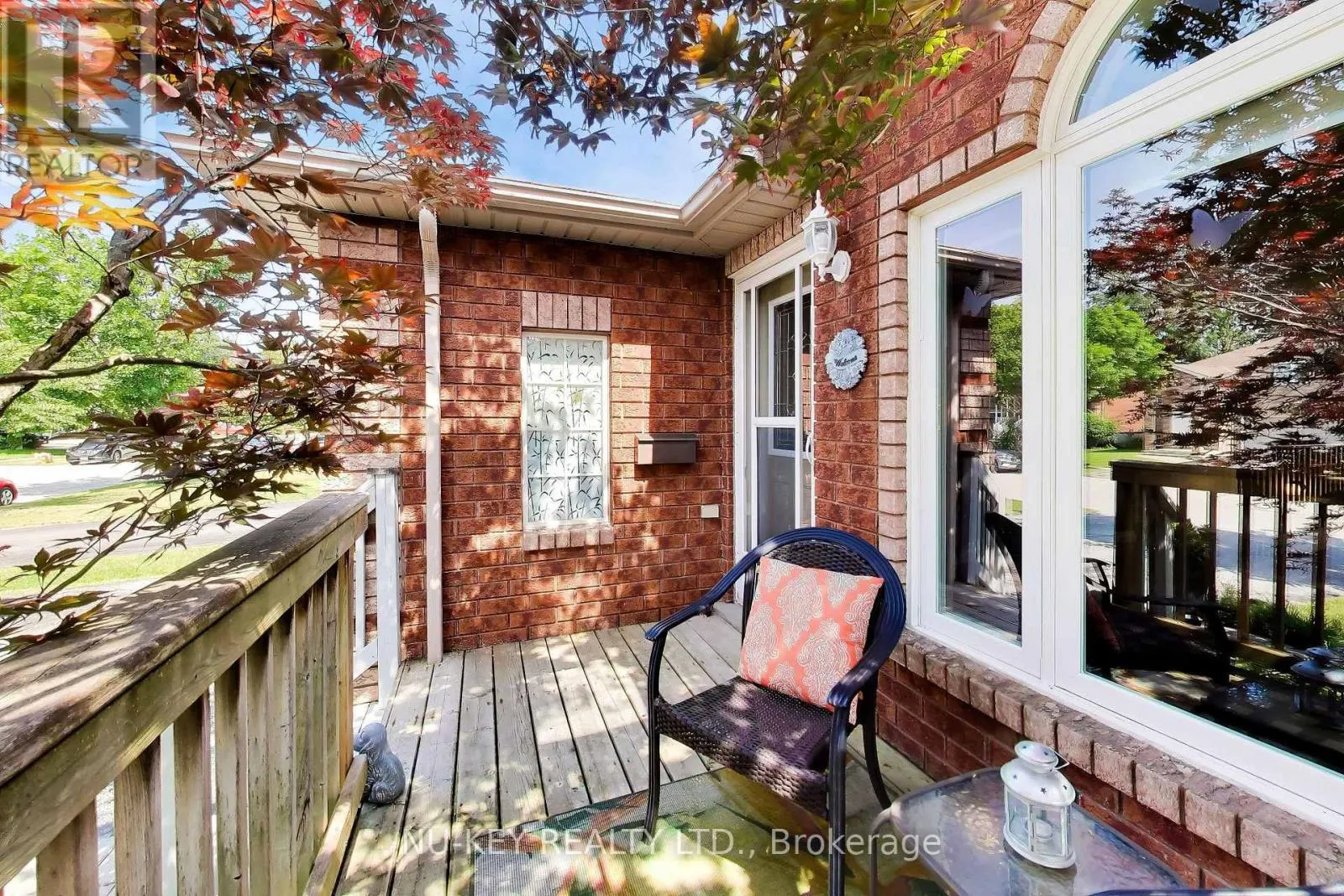 9 MONIQUE CRESCENT