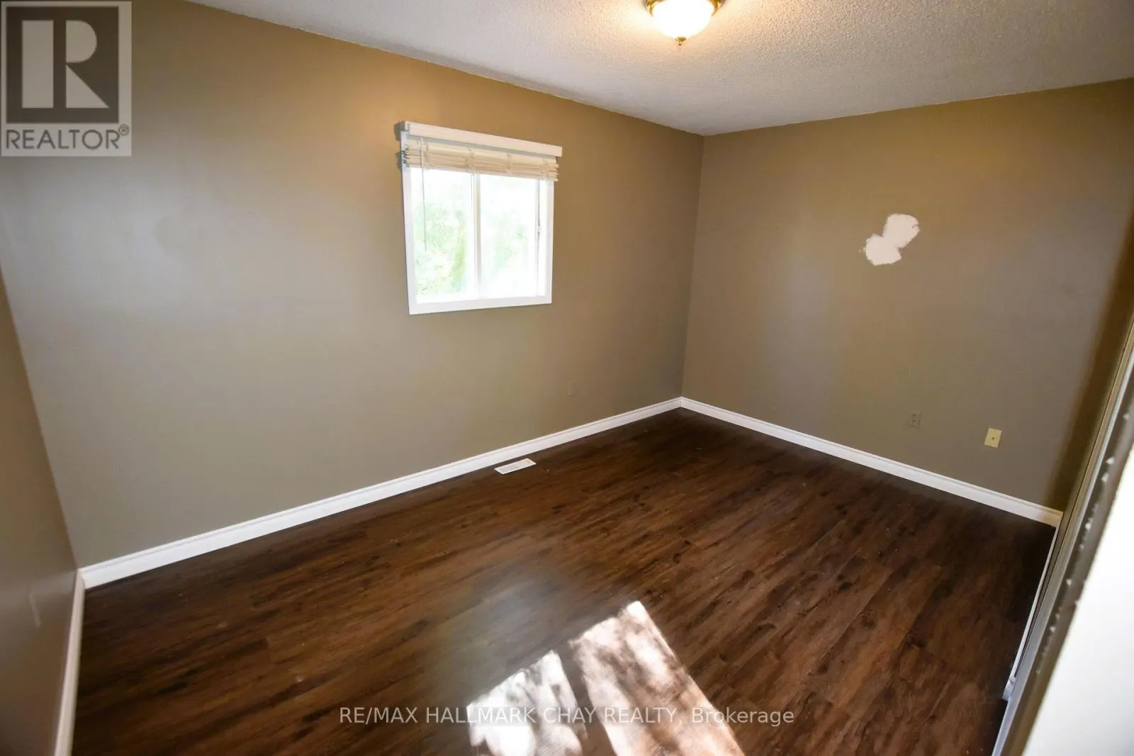 UPPER - 19 BROADFOOT ROAD
