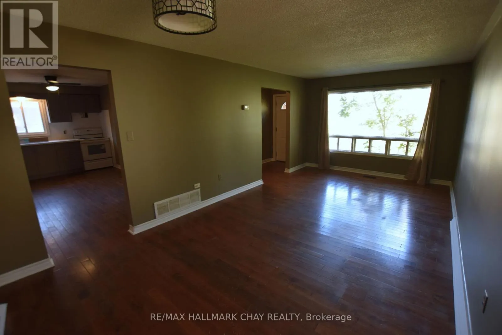 UPPER - 19 BROADFOOT ROAD