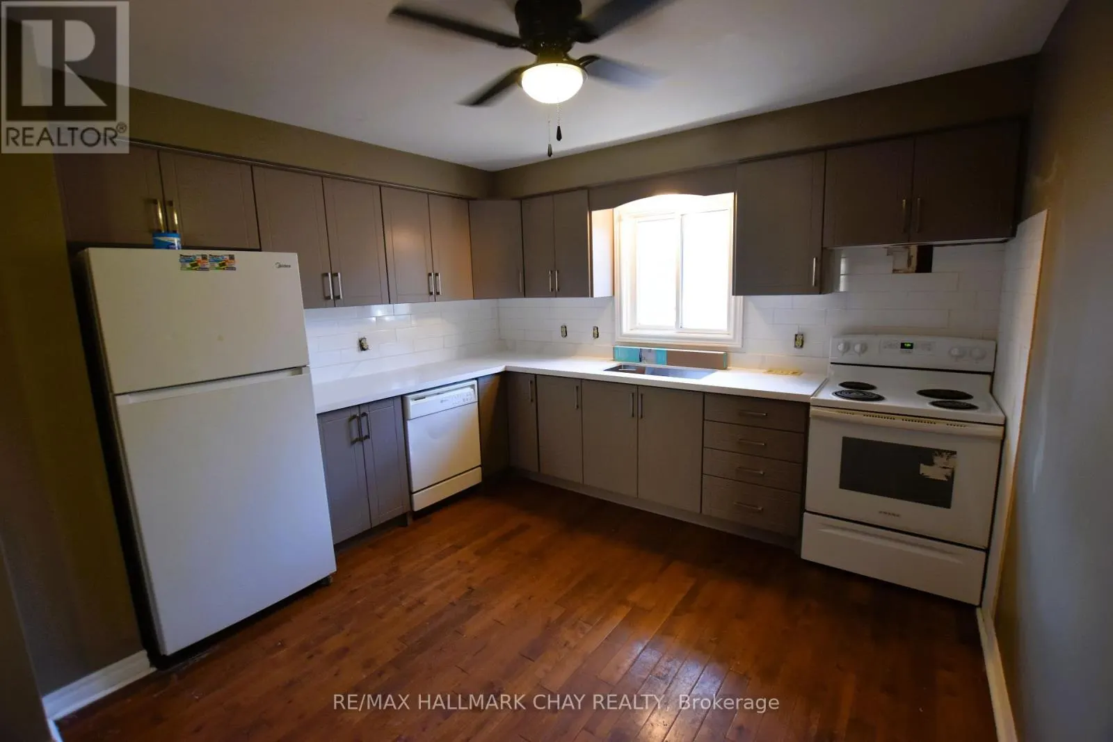 UPPER - 19 BROADFOOT ROAD
