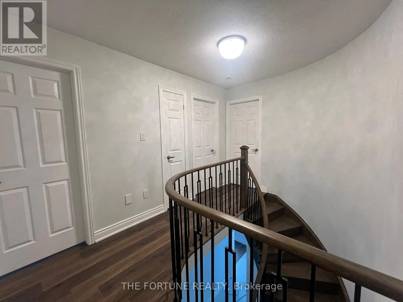 20 GRACE CRESCENT