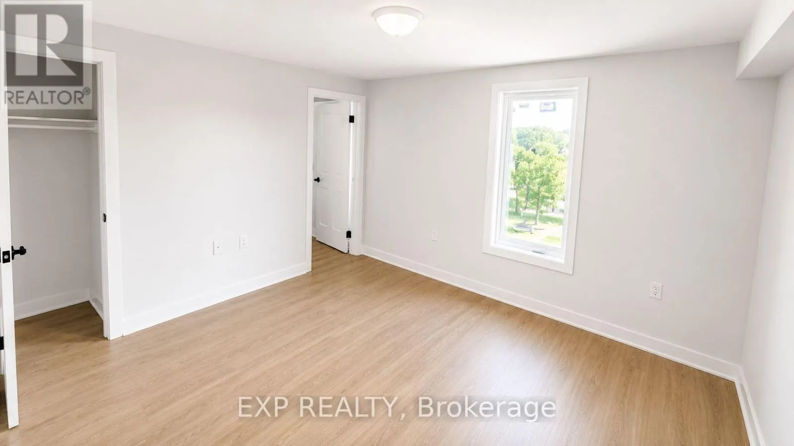 UNIT #3 - 33 FRONT STREET N