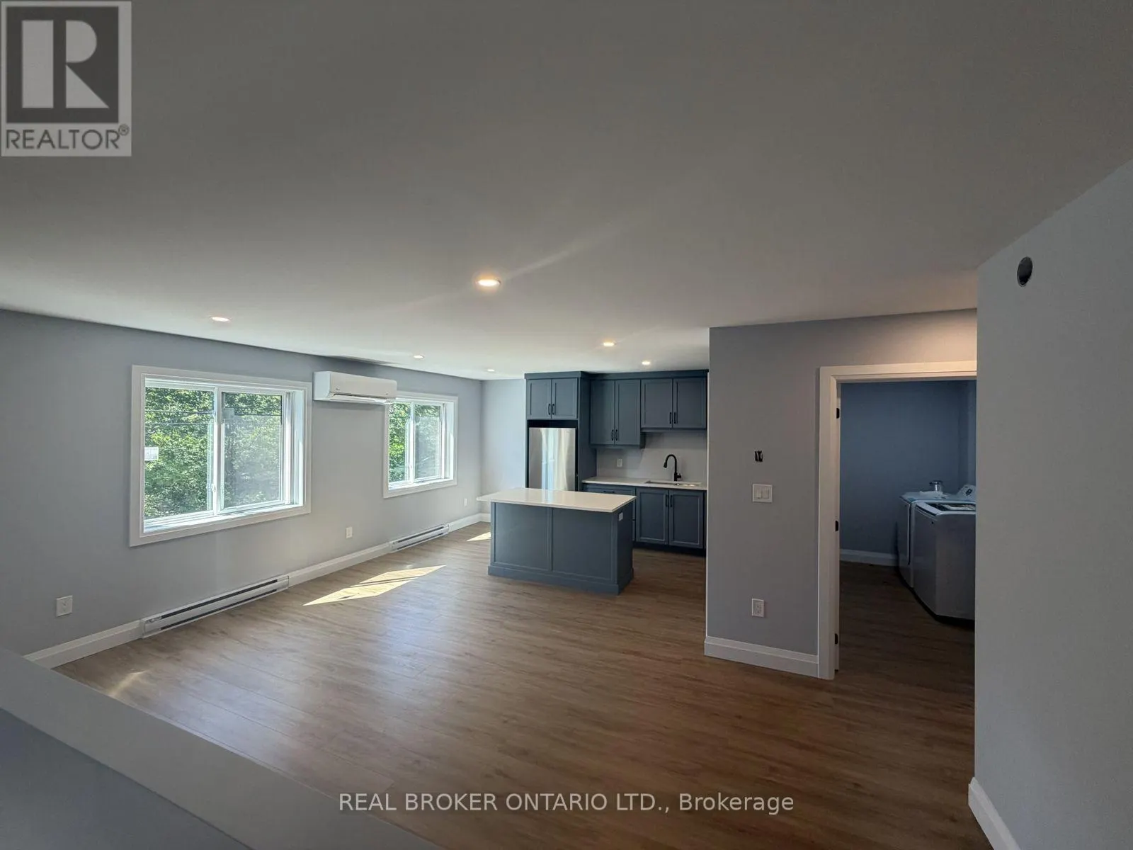 3 - 4385 HURONIA ROAD