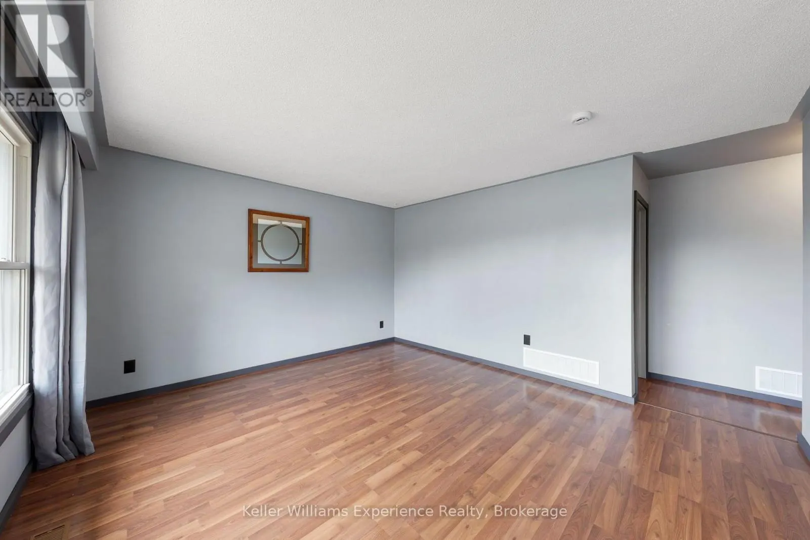 706 SIMCOE AVENUE