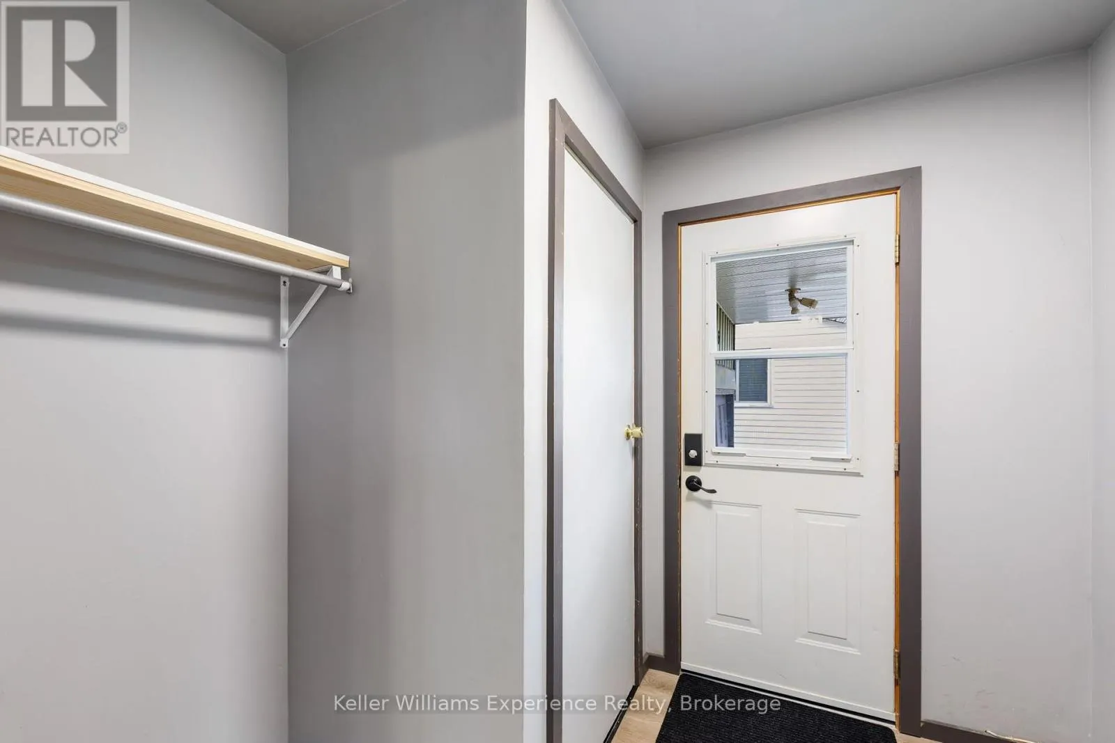 706 SIMCOE AVENUE