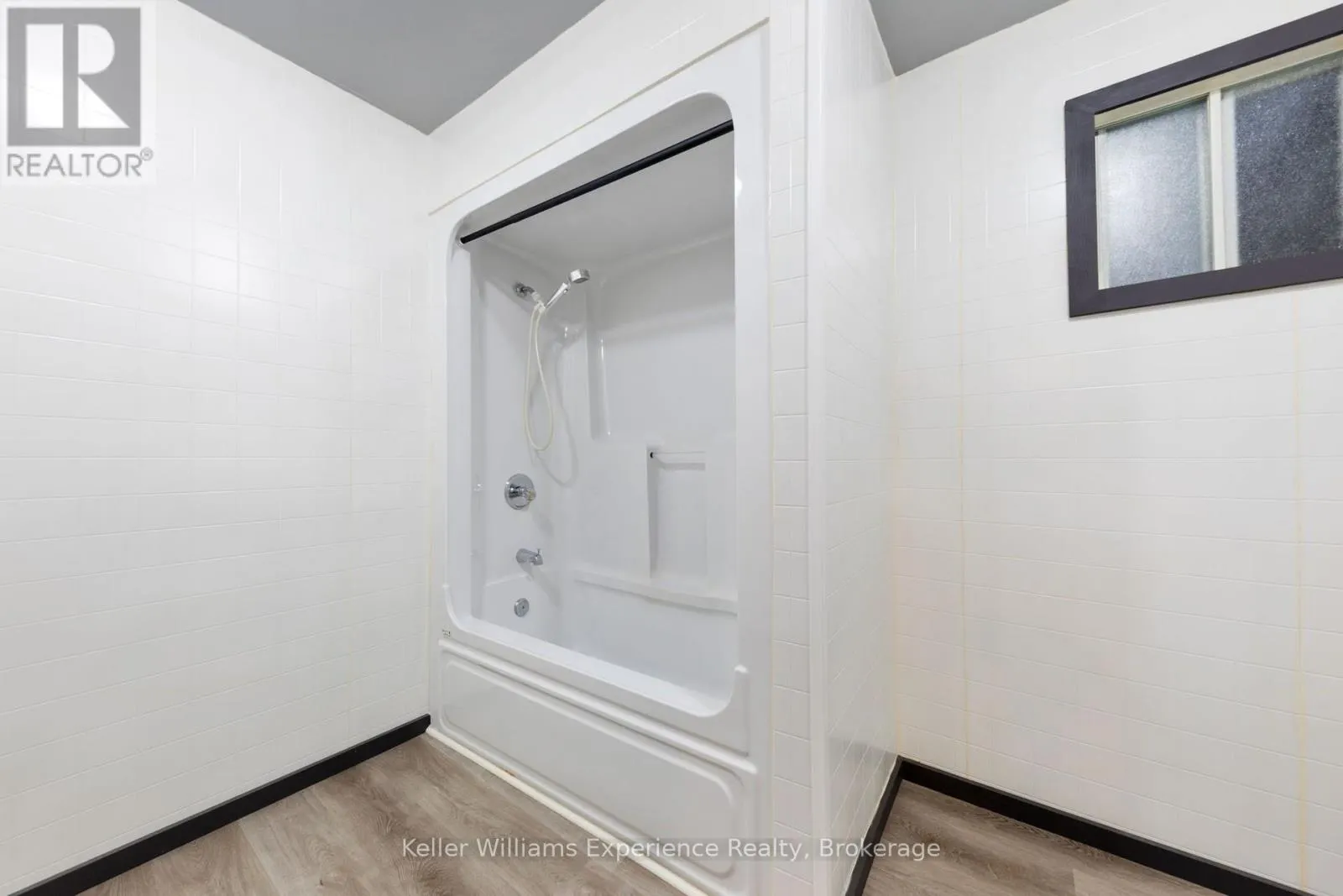 706 SIMCOE AVENUE