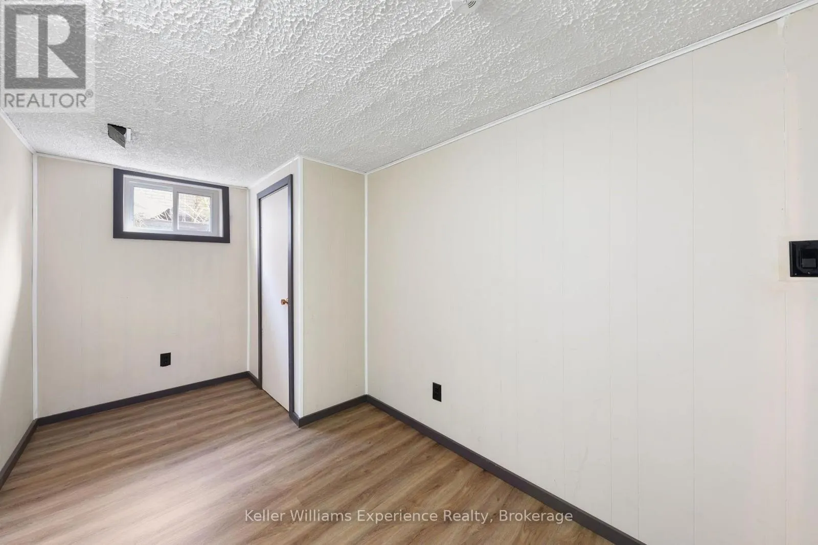 706 SIMCOE AVENUE