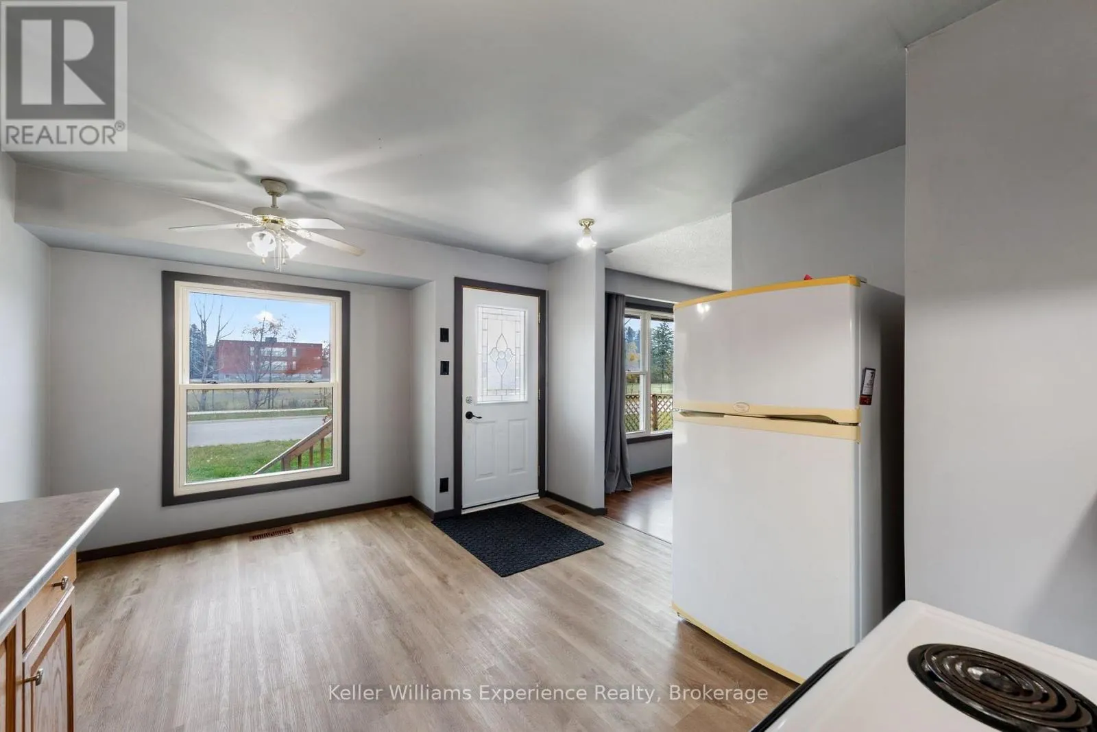 706 SIMCOE AVENUE