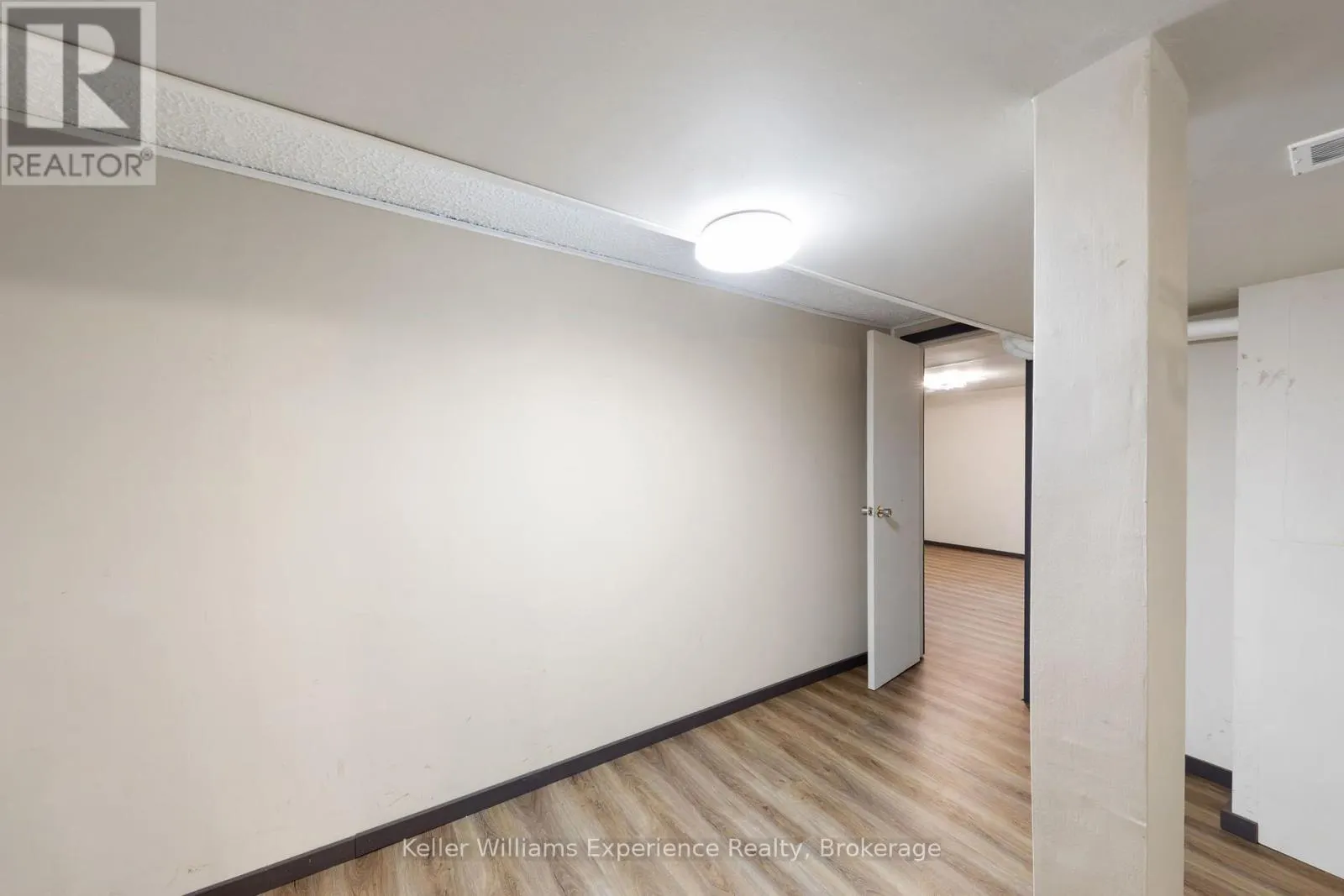 706 SIMCOE AVENUE