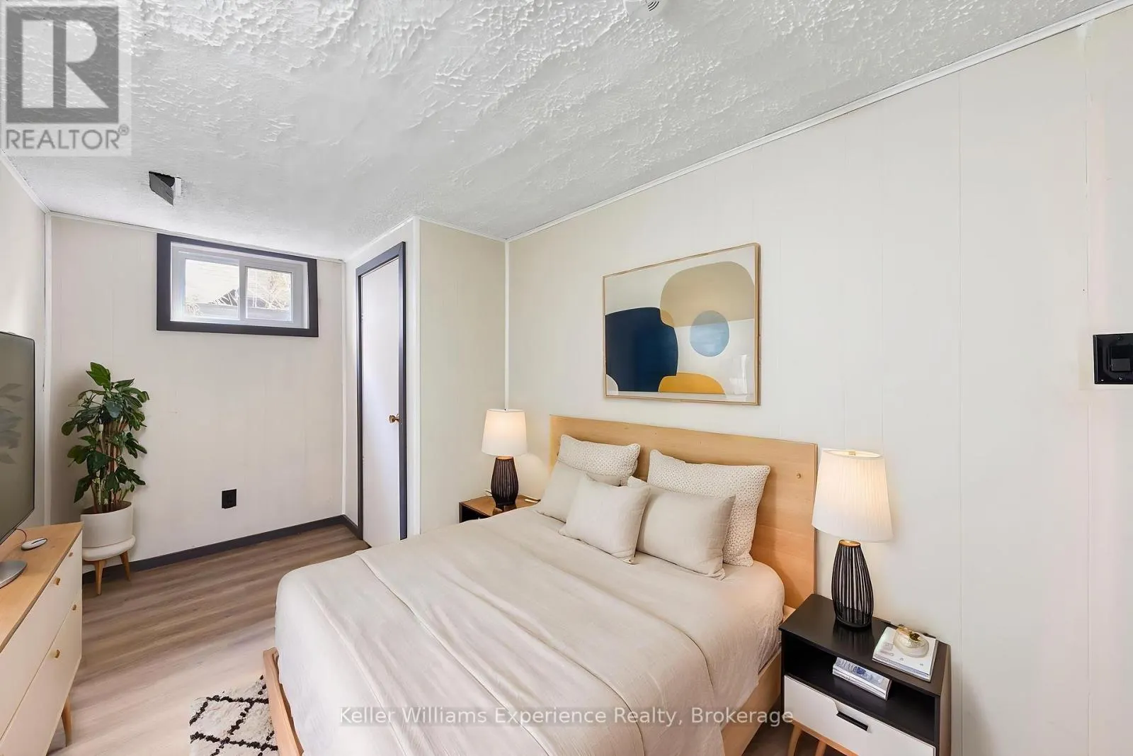 706 SIMCOE AVENUE