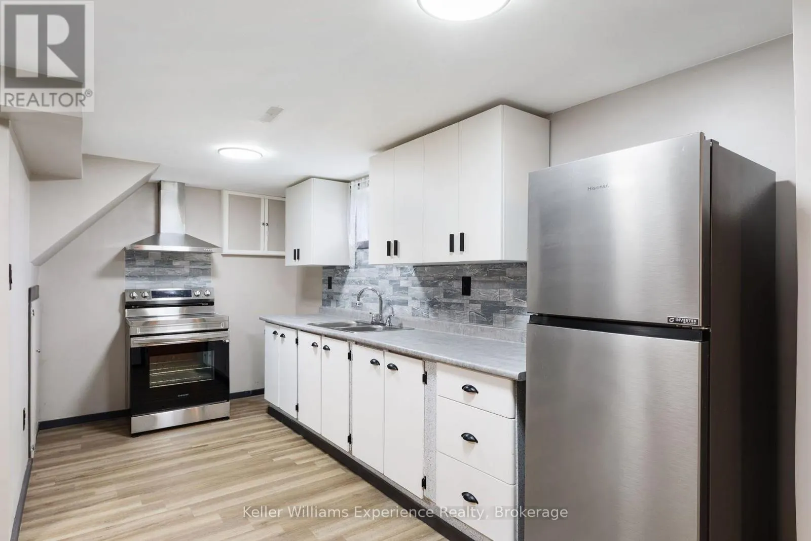 706 SIMCOE AVENUE
