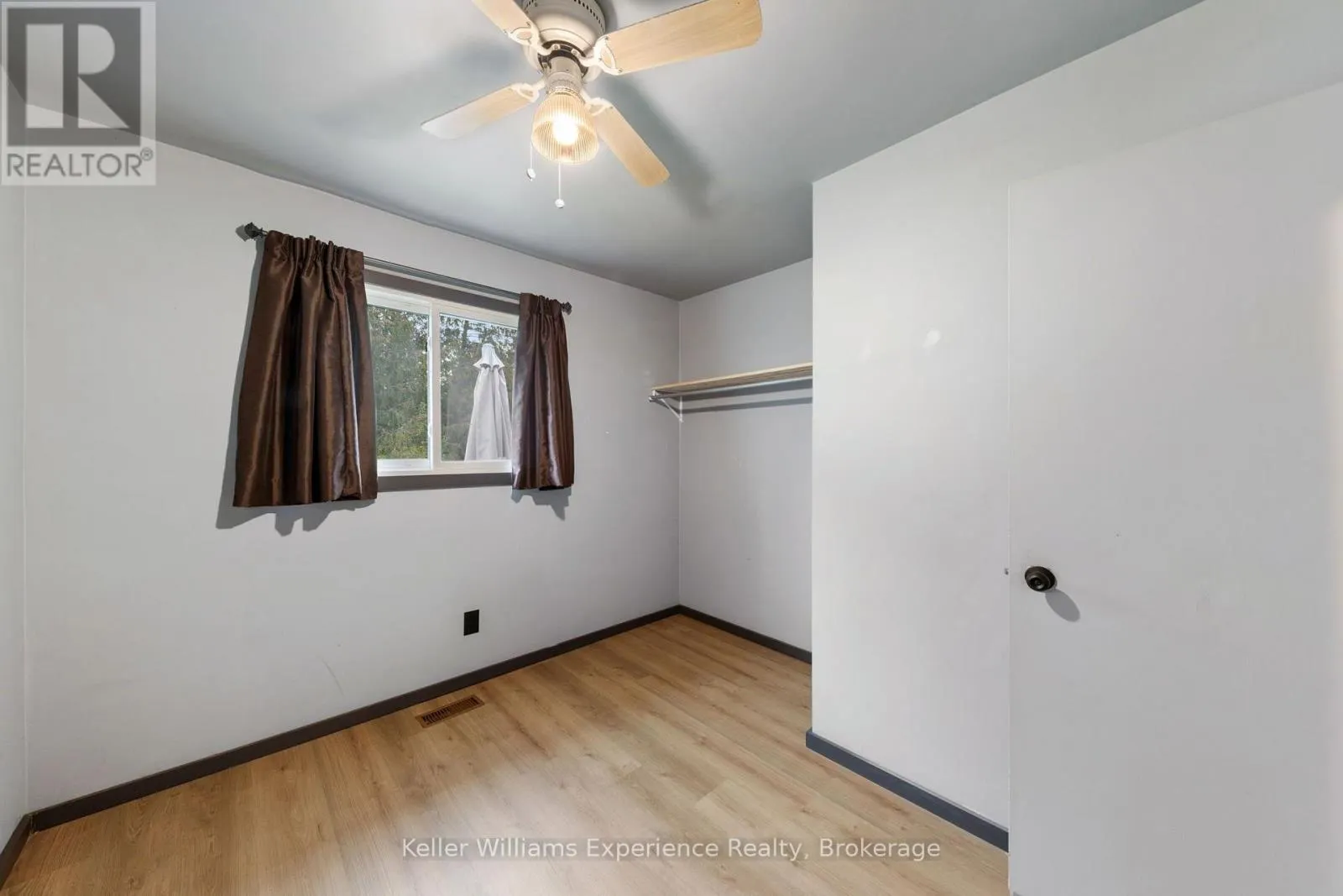 706 SIMCOE AVENUE