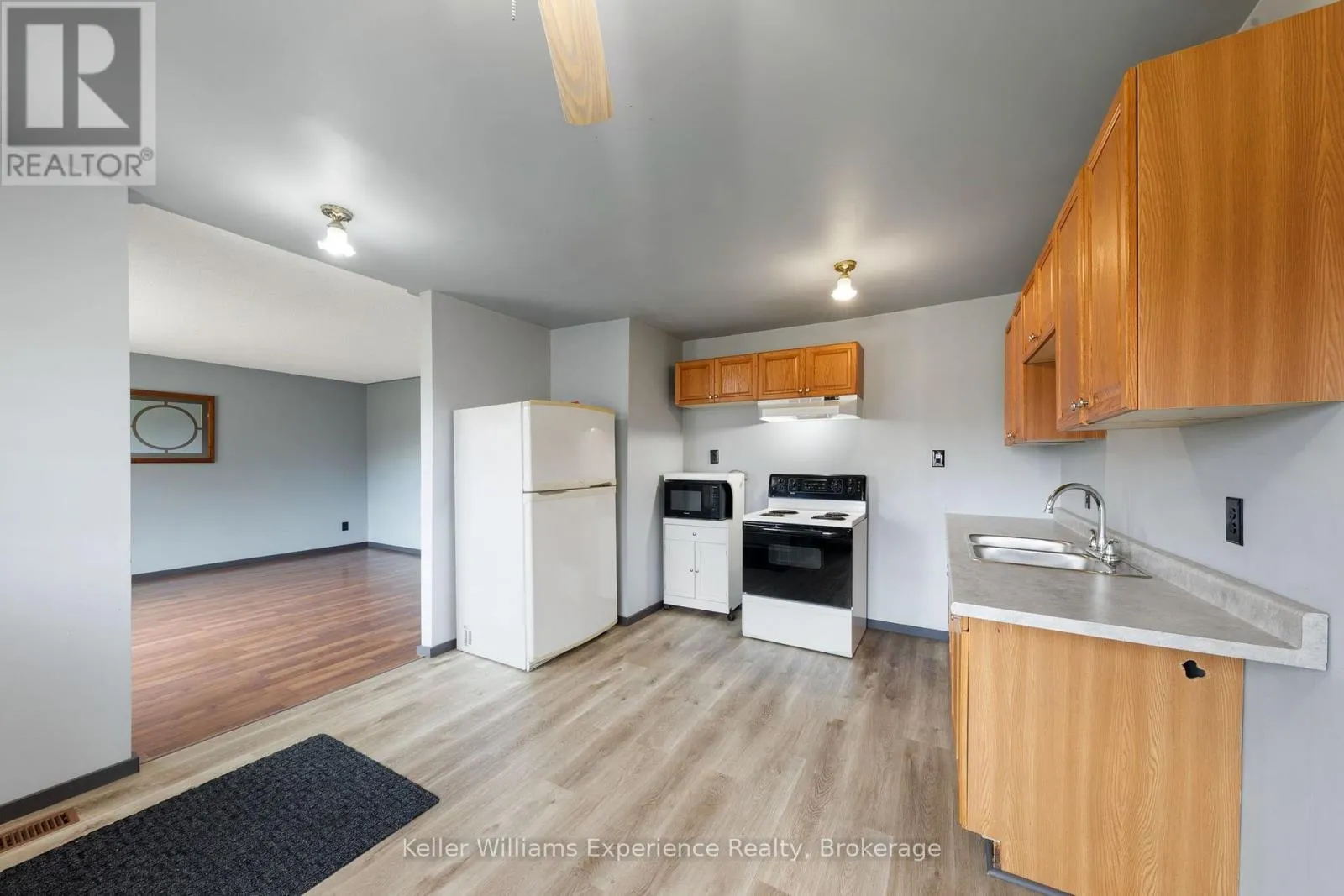 706 SIMCOE AVENUE