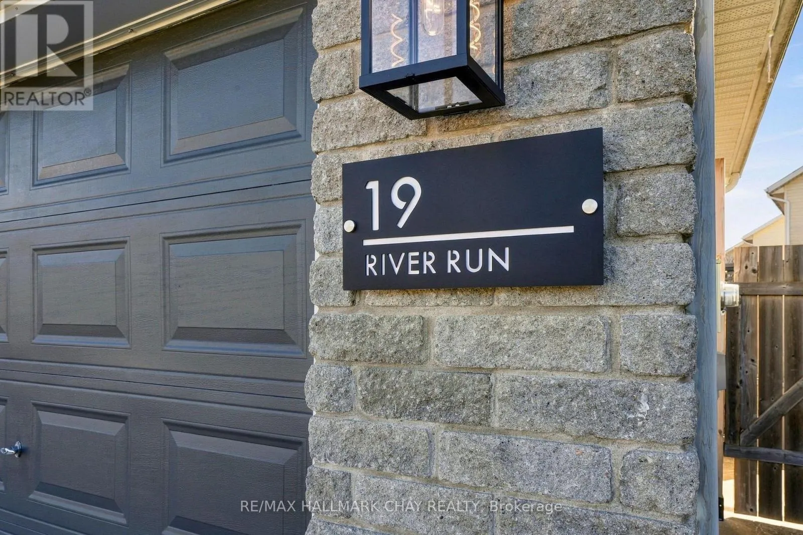 19 RIVER RUN