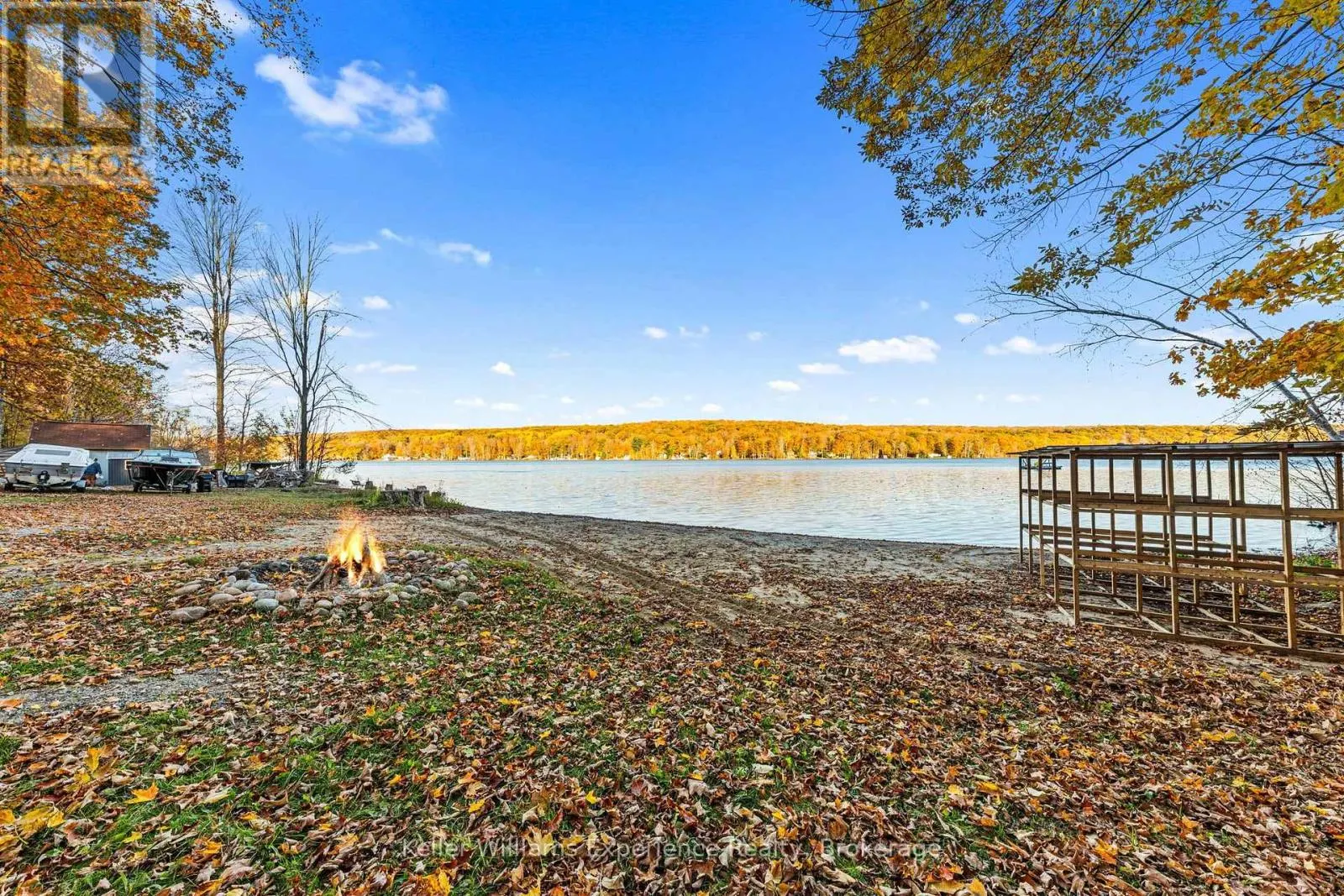 21 LAKEVIEW CRESCENT