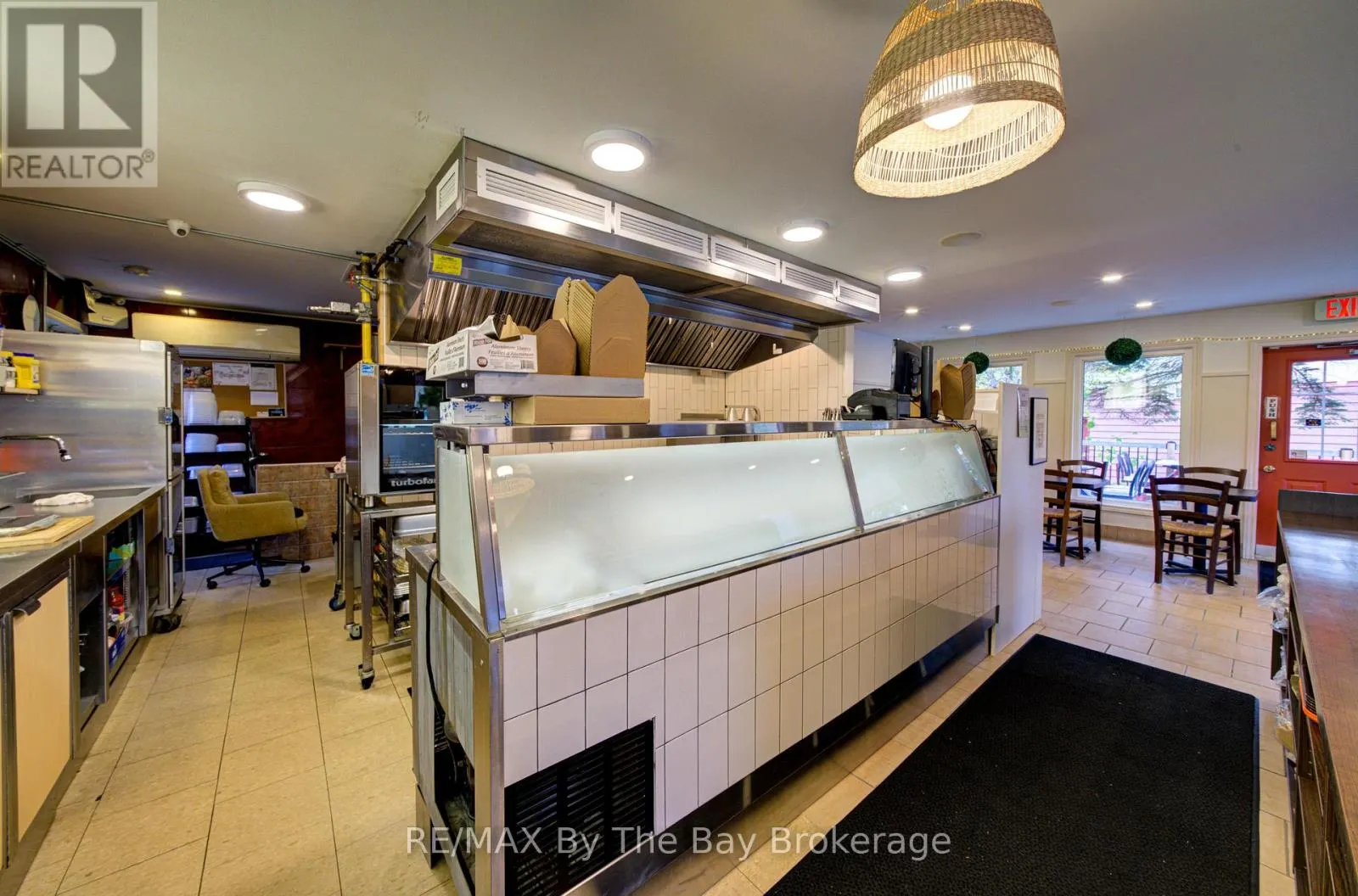 56 YONGE STREET S