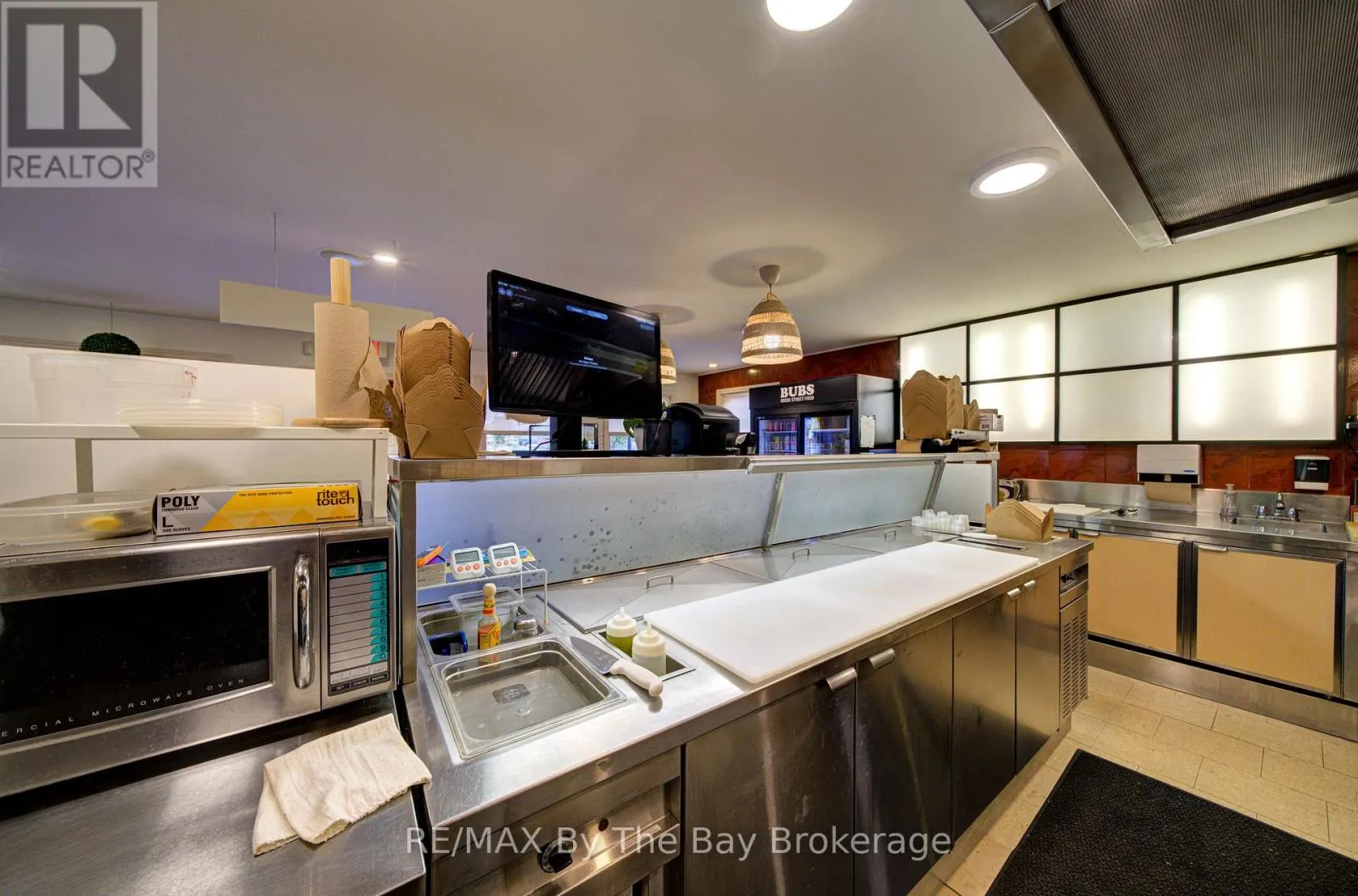 56 YONGE STREET S